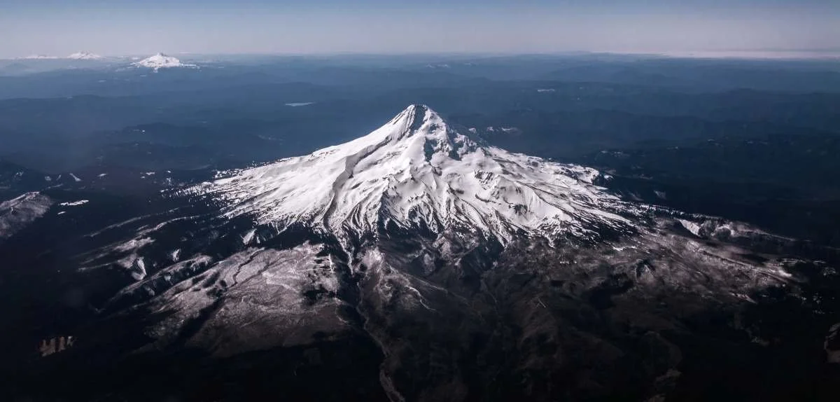 mt hood from plane RGB.jpg