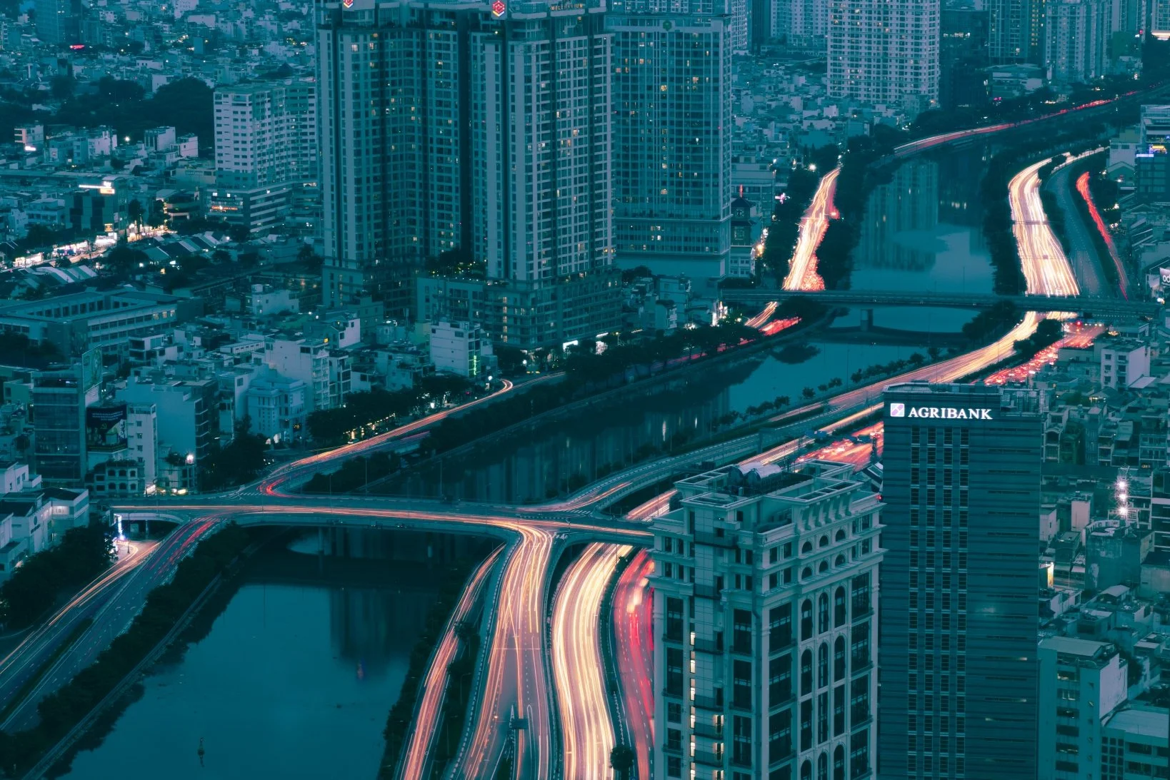 aquarium city copy.jpg