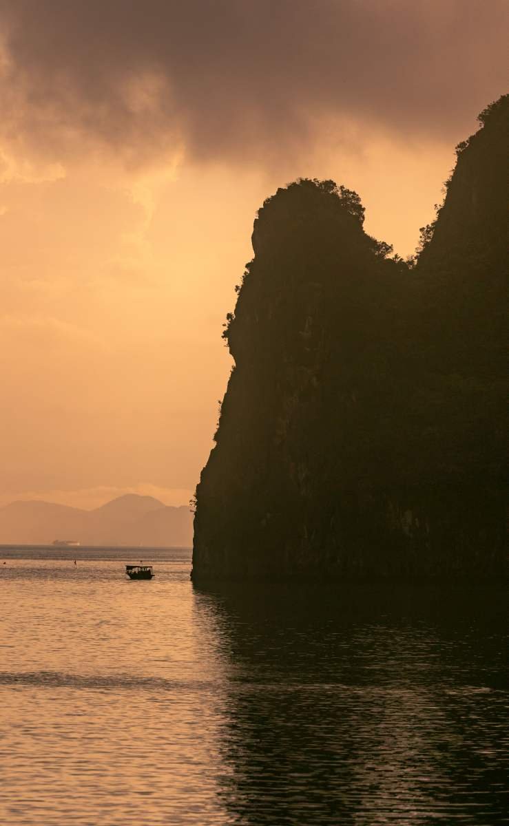 bai tu long sunrise.jpg