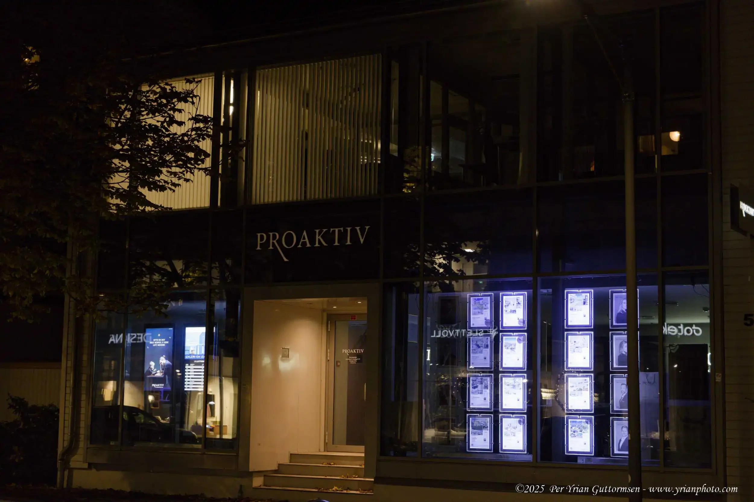 Lights_and_Signs 7_Q3A1170.webp