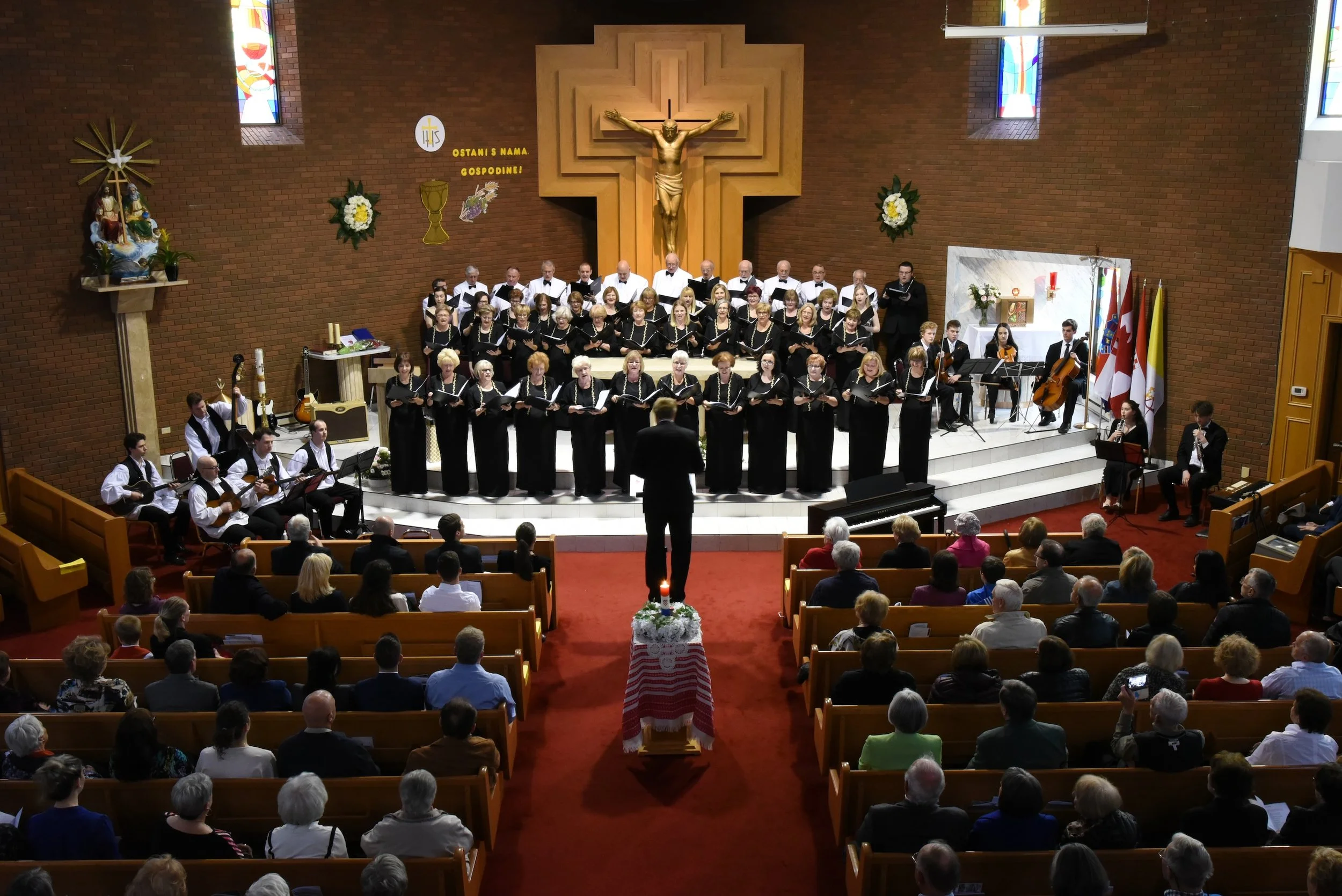 DSC_7073 Full Choir and Audience.JPG