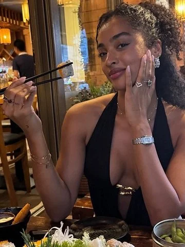 🍣✨ Sushi Date Night = Best Night ✨🍣

Bei Zensation &ndash; Sushi &amp; Viet Kitchen erwartet dich:
🌸 eine warme, zen-inspirierte Atmosph&auml;re
🍱 frisches Sushi &amp; Viet-Spezialit&auml;ten
🍹 Drinks zum Ansto&szlig;en
💫 ein kleiner Kurzurlaub