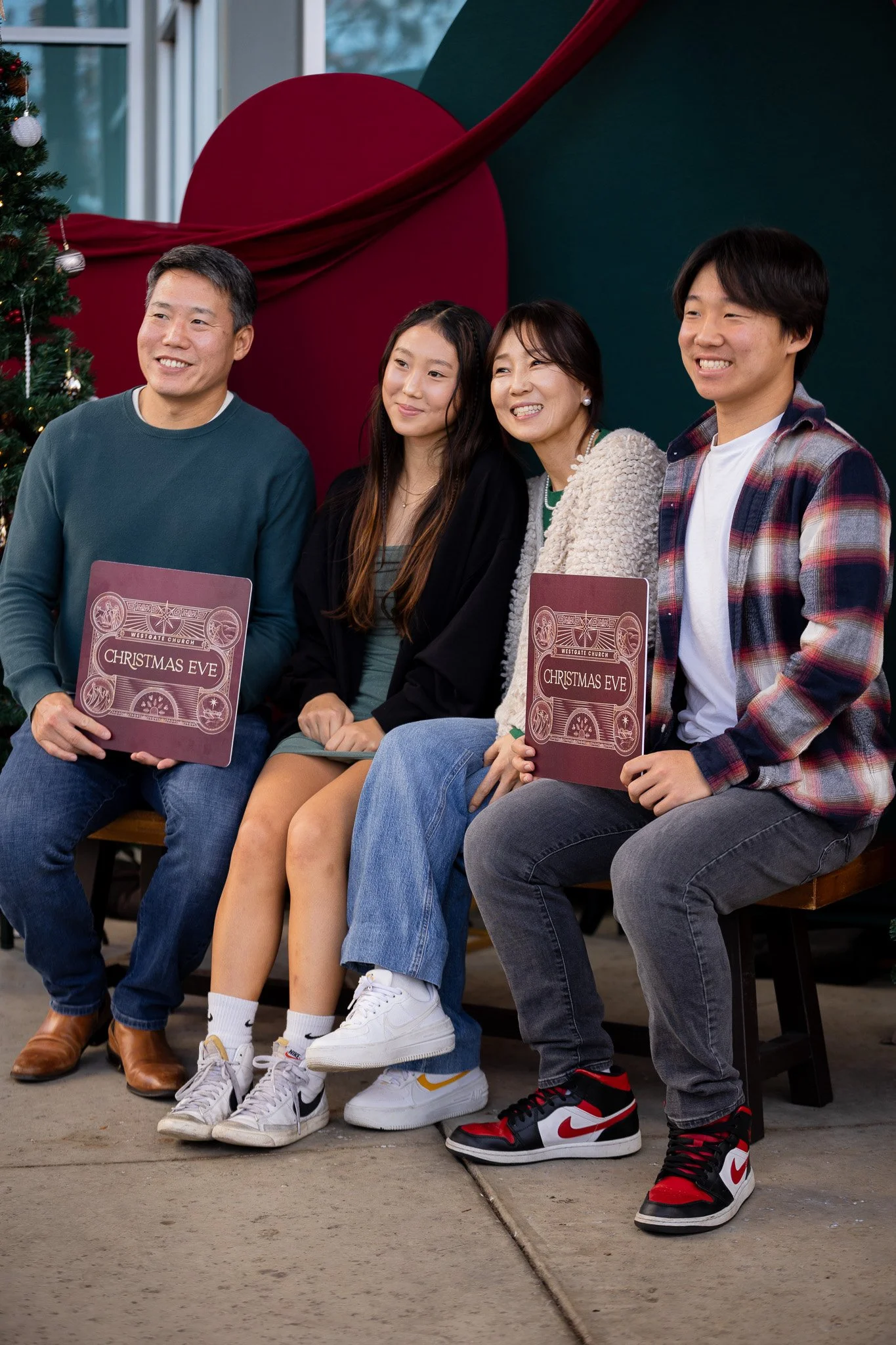 CHRISTMAS 2024 PHOTO BOOTH