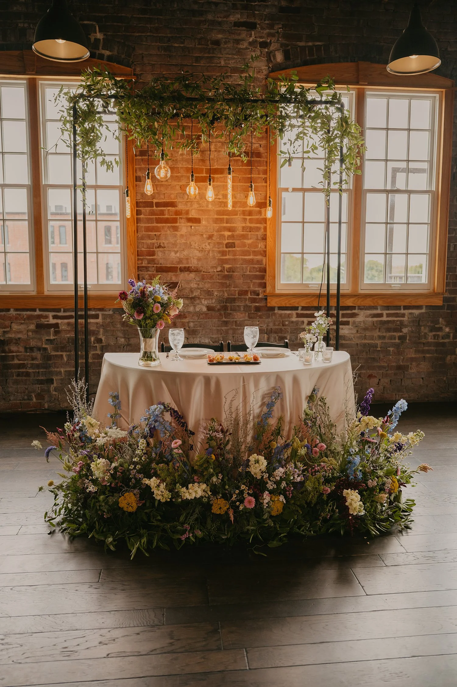 ForHoneyFlorals-KristiandRyan-TinkerHouseEvents-Florals-11.jpeg