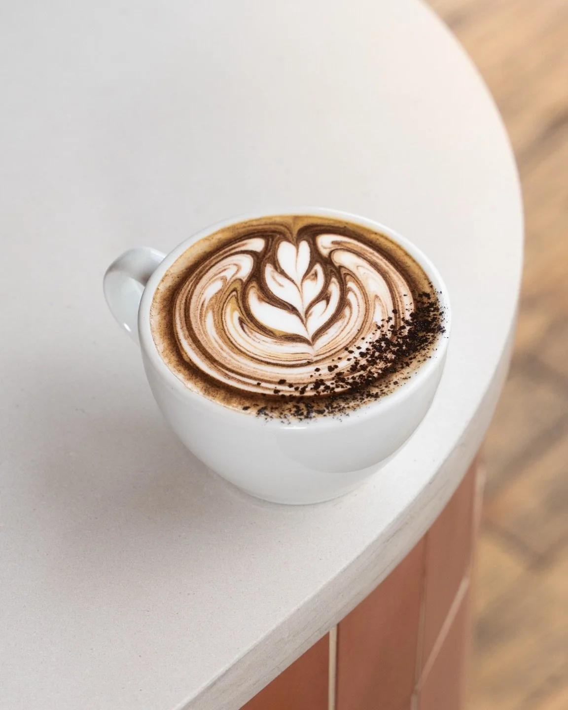 Black Sesame Latte

Black sesame caramel, bitter orange, lava salt and black cocoa.

Nutty, complex and perfectly balanced.