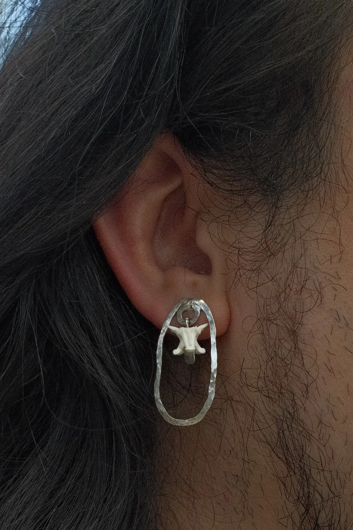 Hammered Oval Snake Earrings