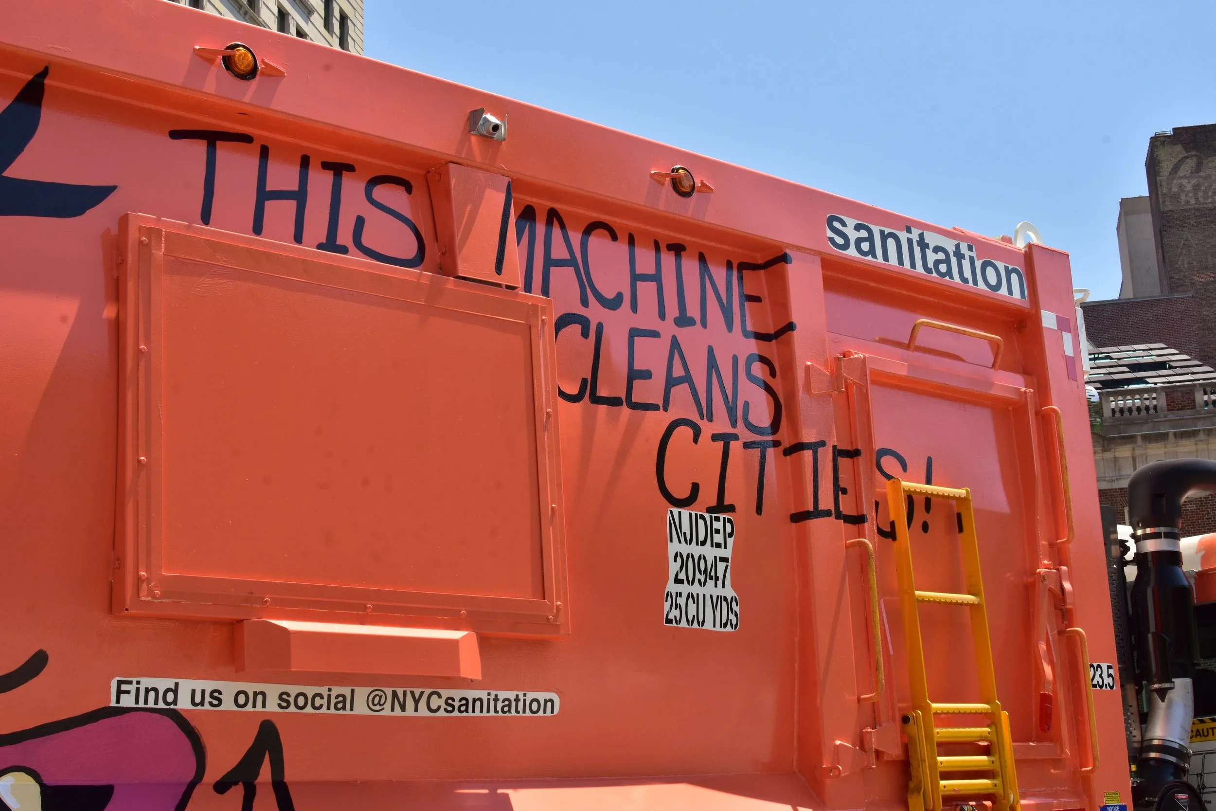 This Machine Cleans Cities! 
It's time to take out the trash