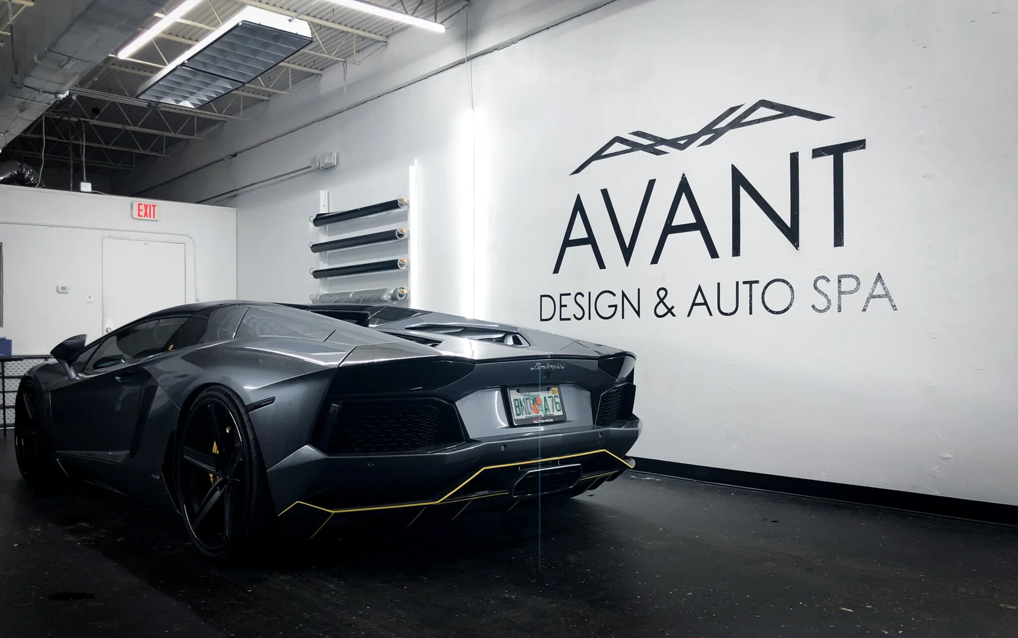 Lamborghini Aventador LP700-4