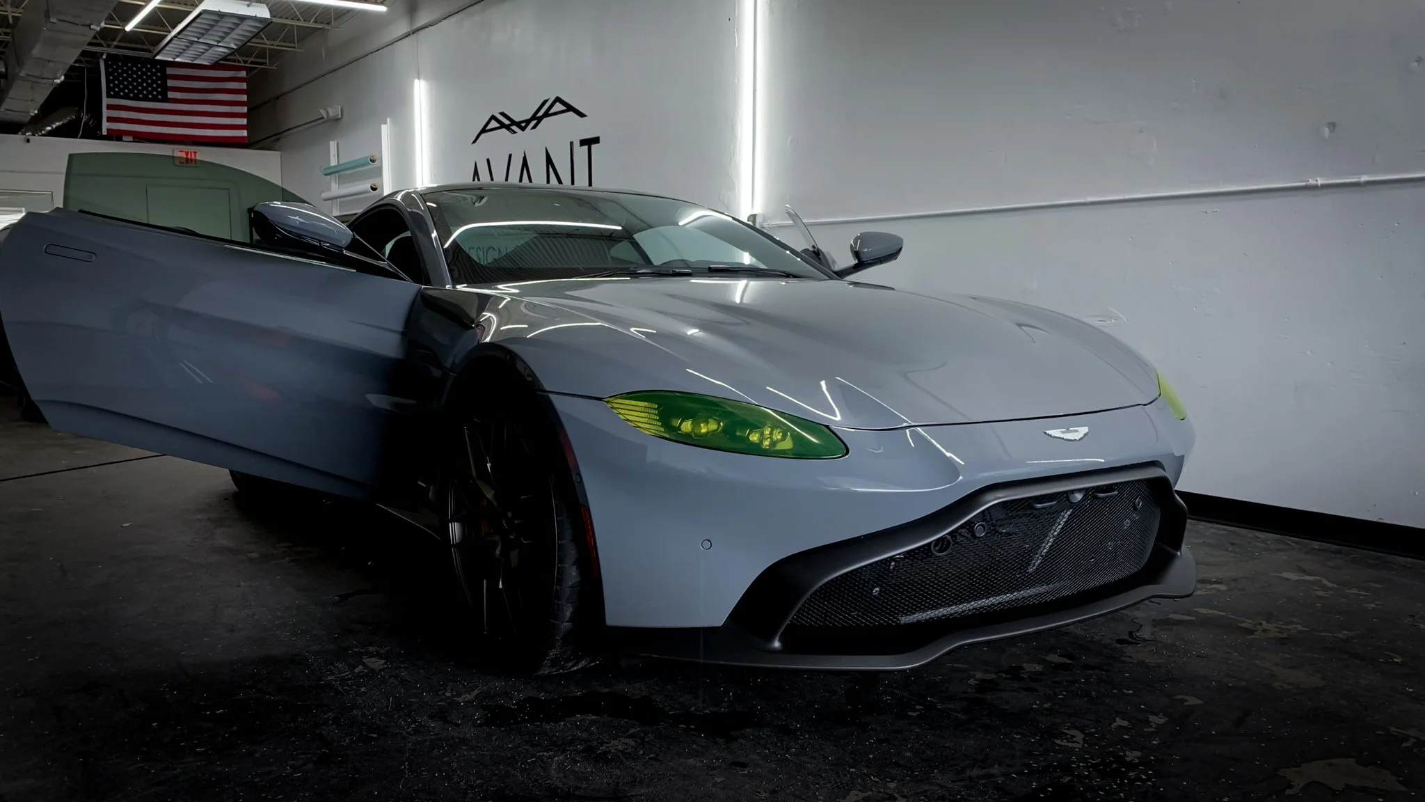 Aston Martin Vantage