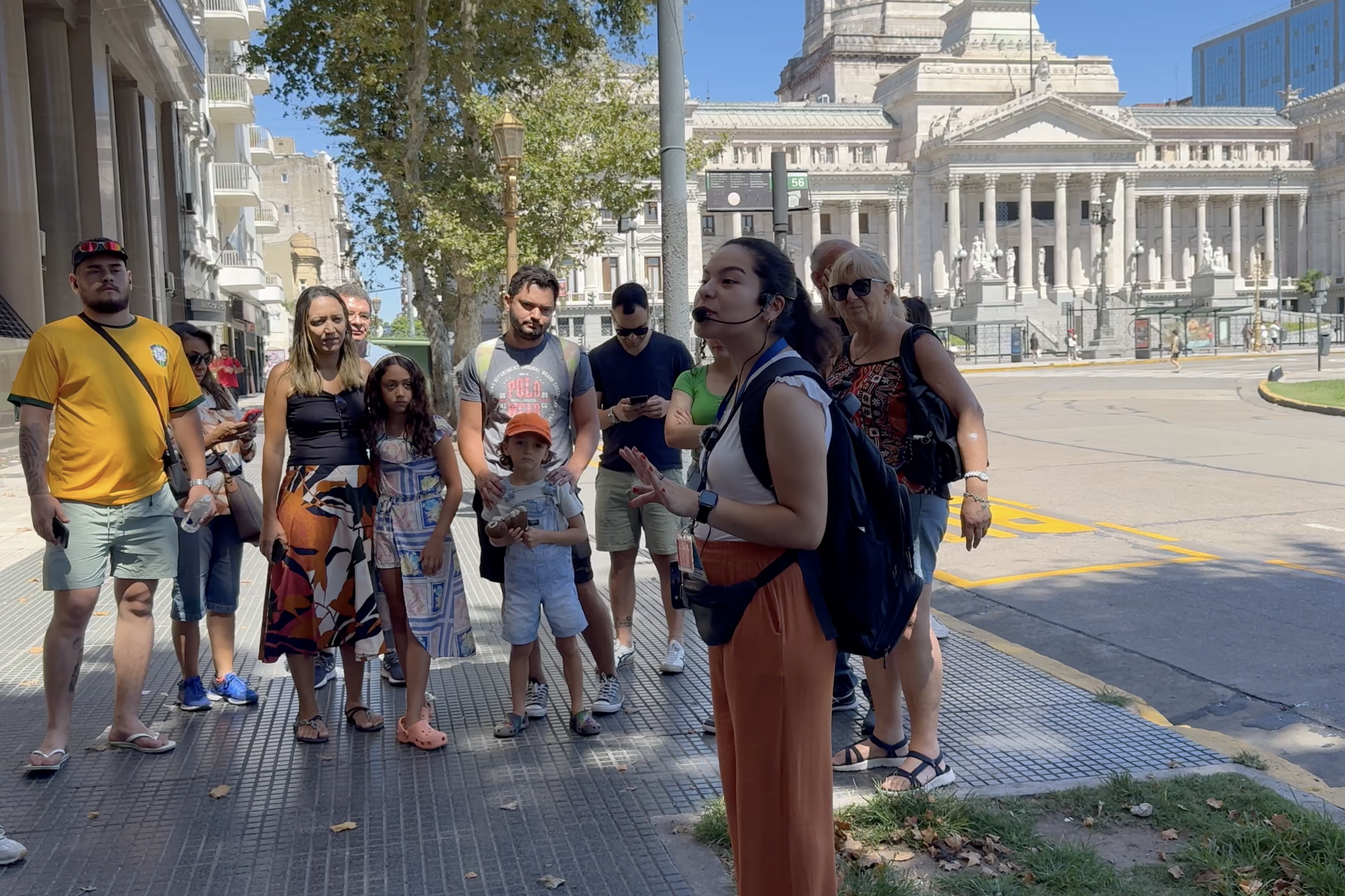 People on a walking tour, Buenos Aires (20 Jan 23)