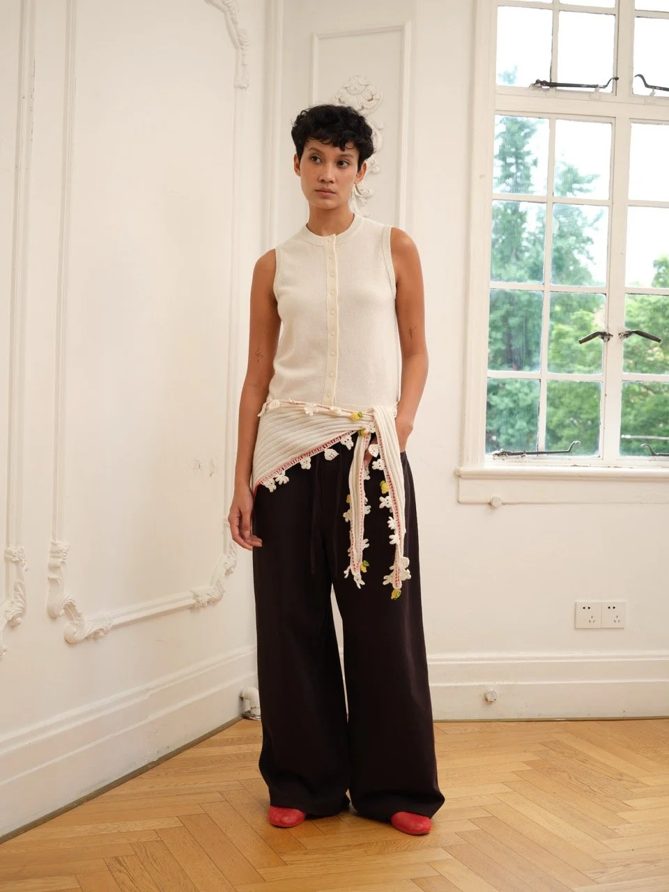 Round Neck Vest - Eggshell