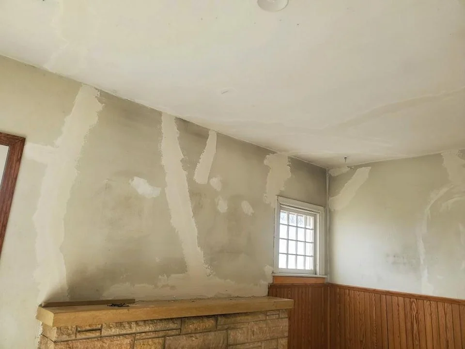 Plaster-Repair-Cracks-in-Living-Room.jpg