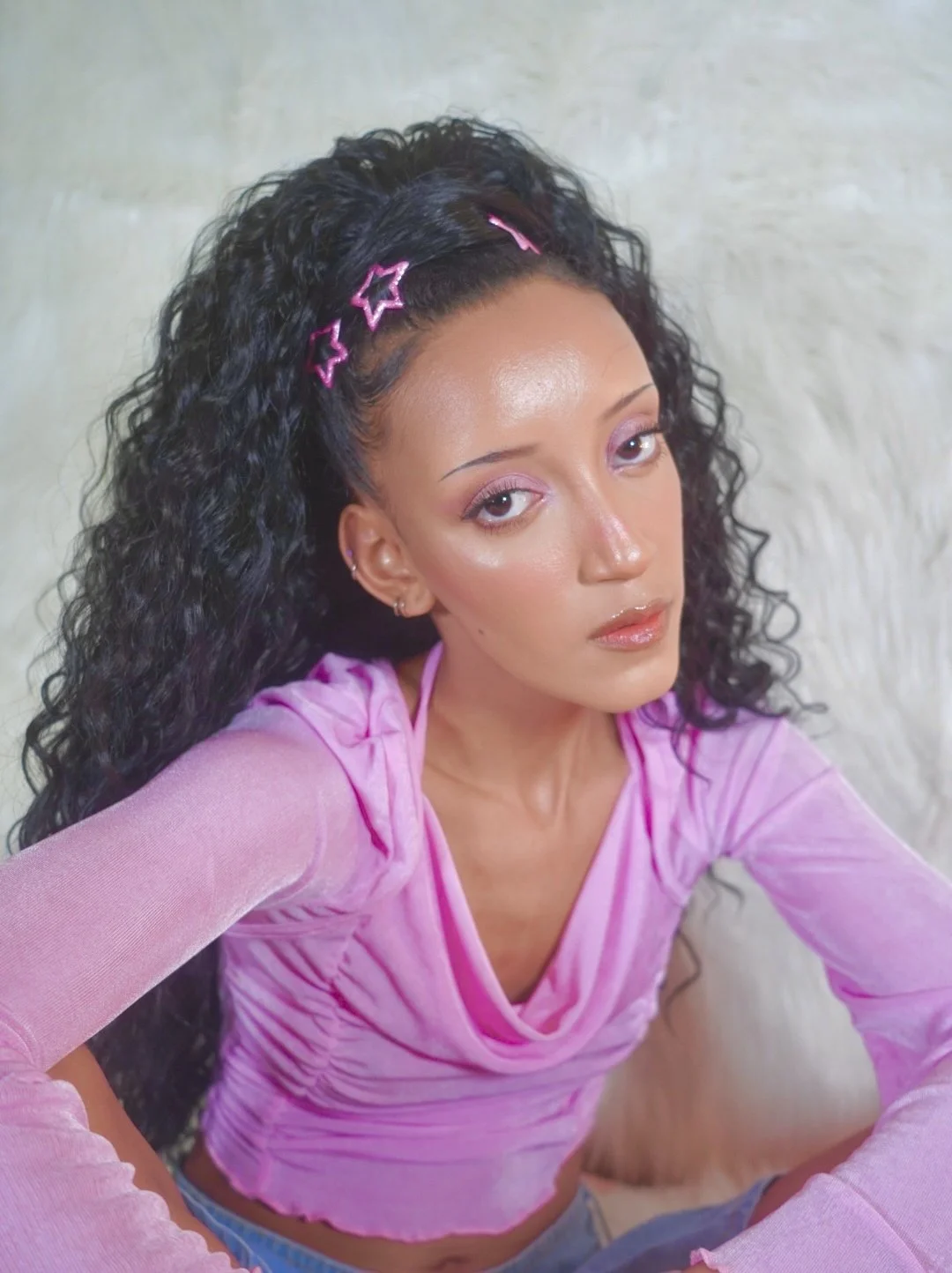 Helen, independent pop artist