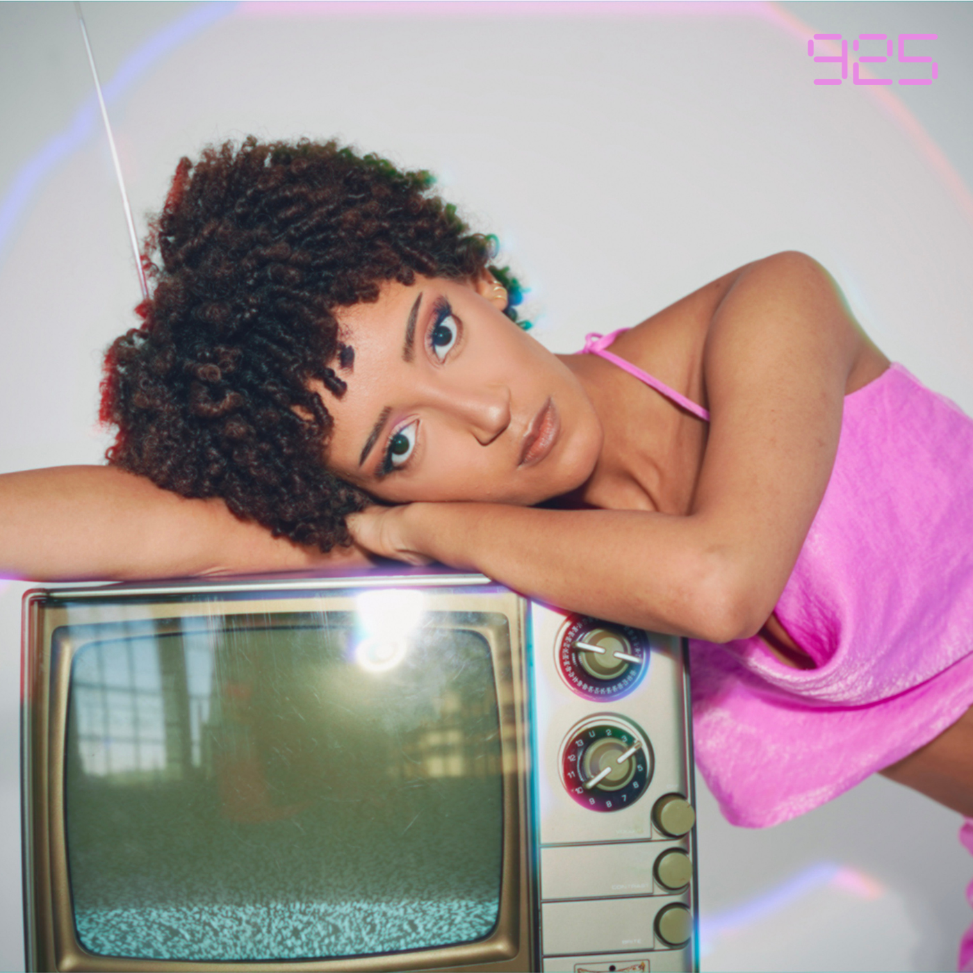 Helen, independent pop artist