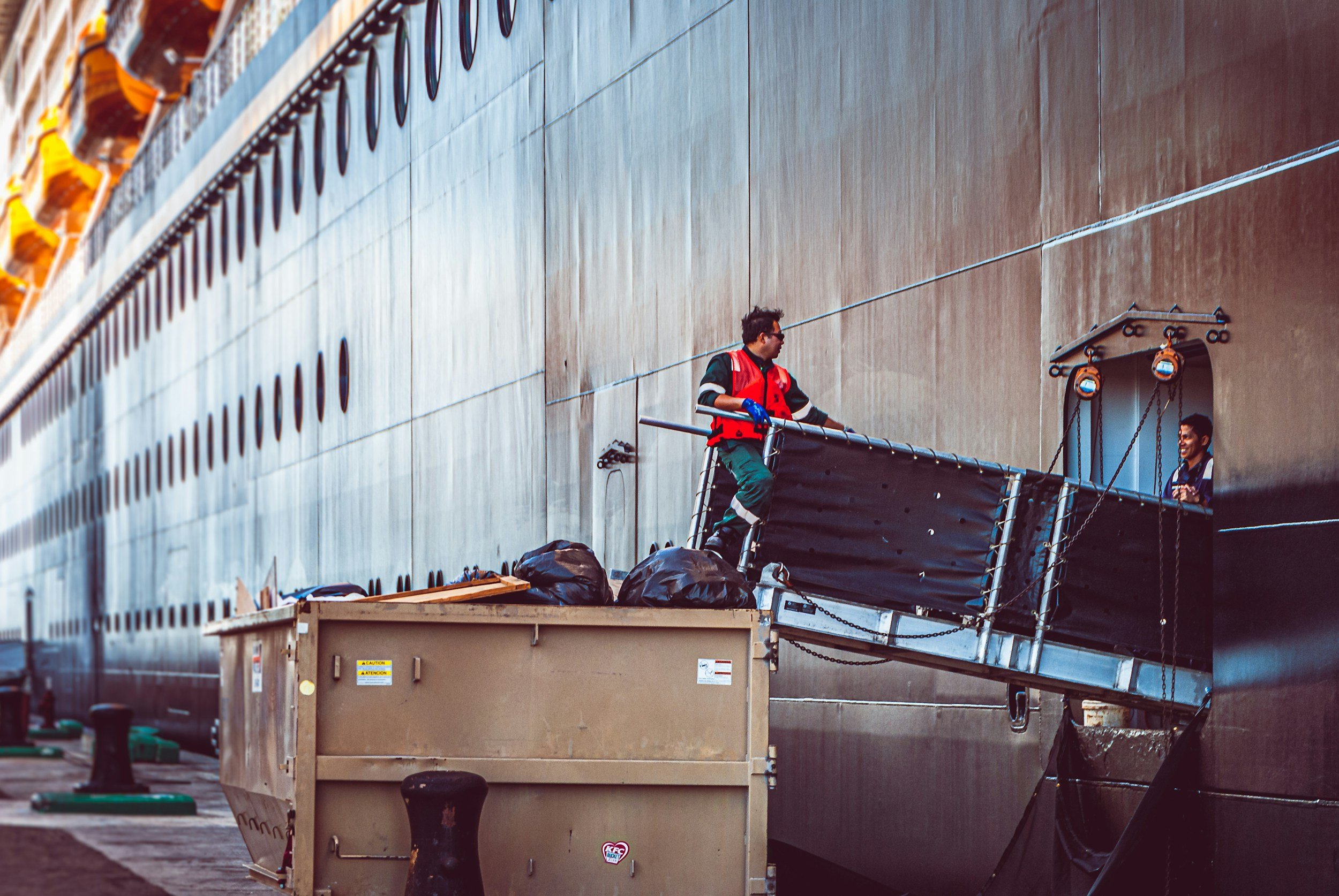 Commercial Garage &amp; Warehouse Cleanouts: Efficient Junk Removal for Businesses