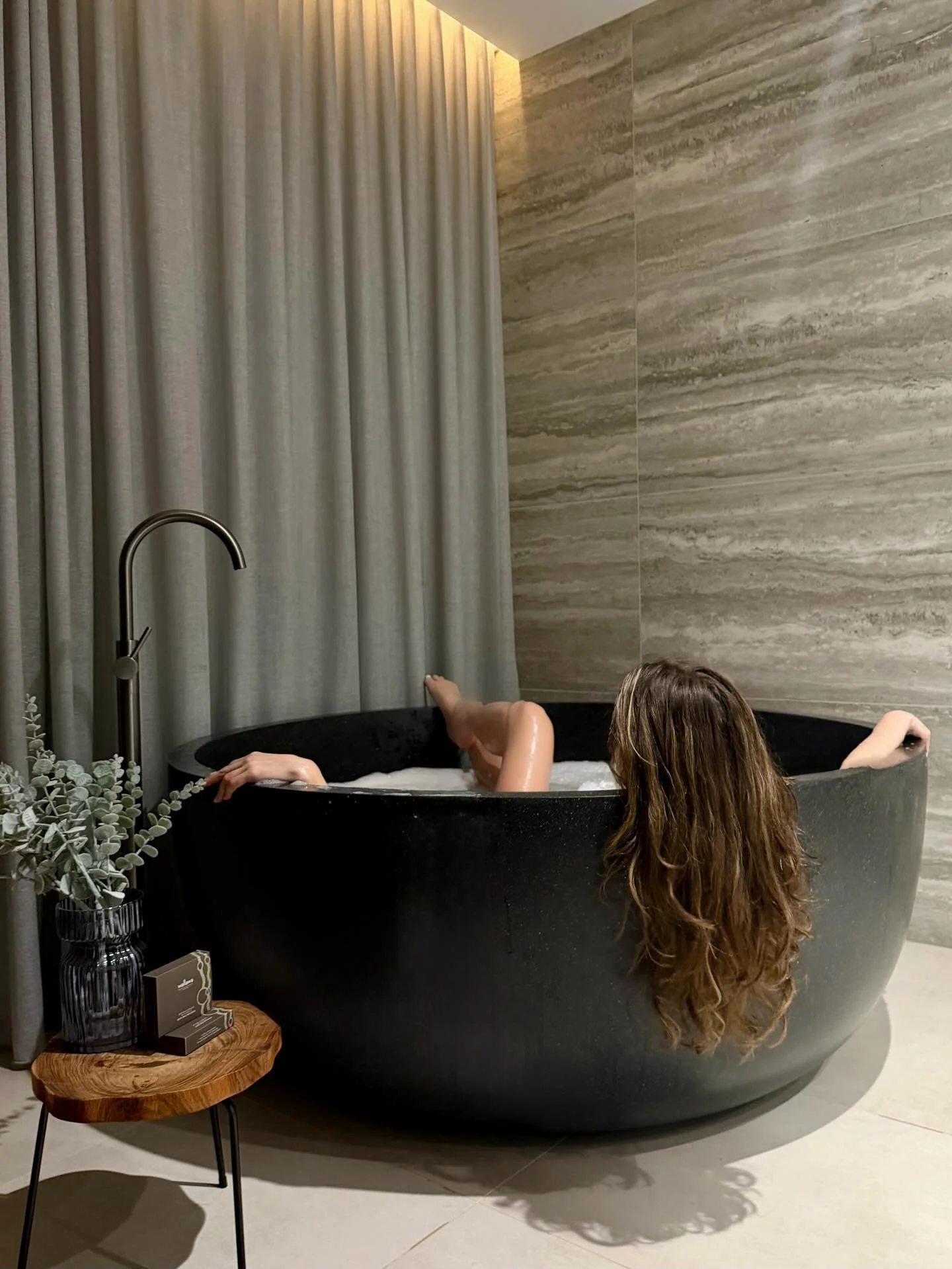 Soaking up serenity. 🛁🌾🫖