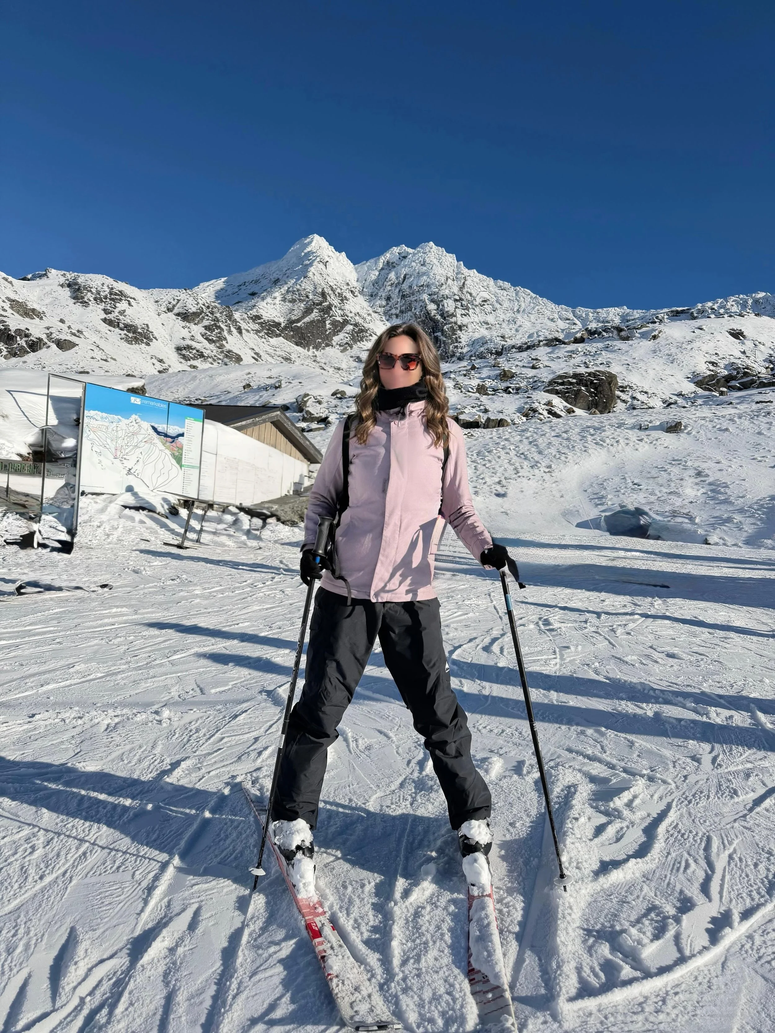 Your apr&egrave;s-ski is always better with me ⛷️🥂