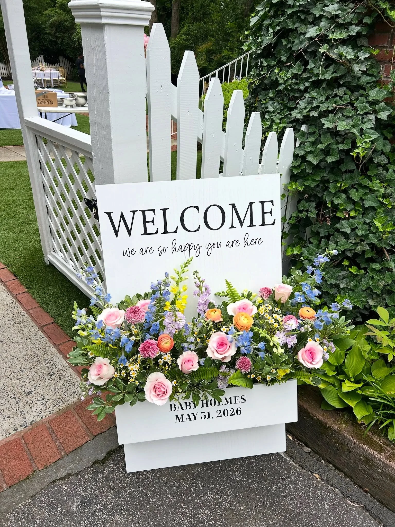 Blooms for baby Holmes &amp; a sweet new mama💕 

#babyshower #summercelebration #whitlockinn #mariettaga #mariettaflorist