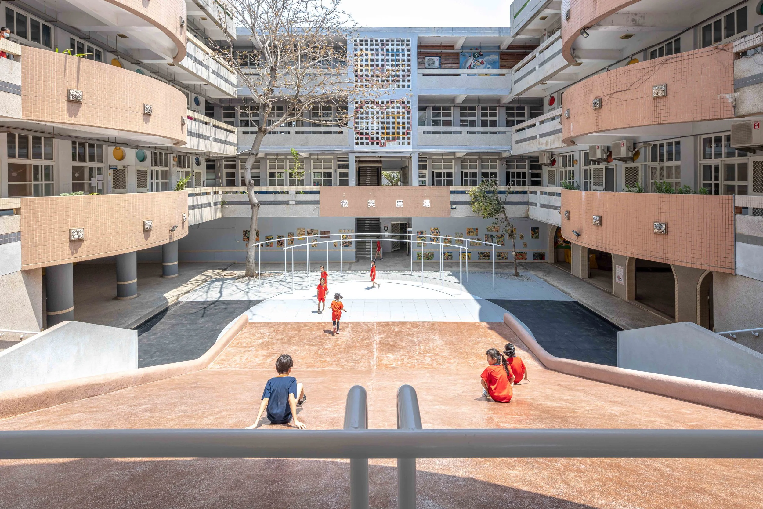 學美美學-微笑廣場