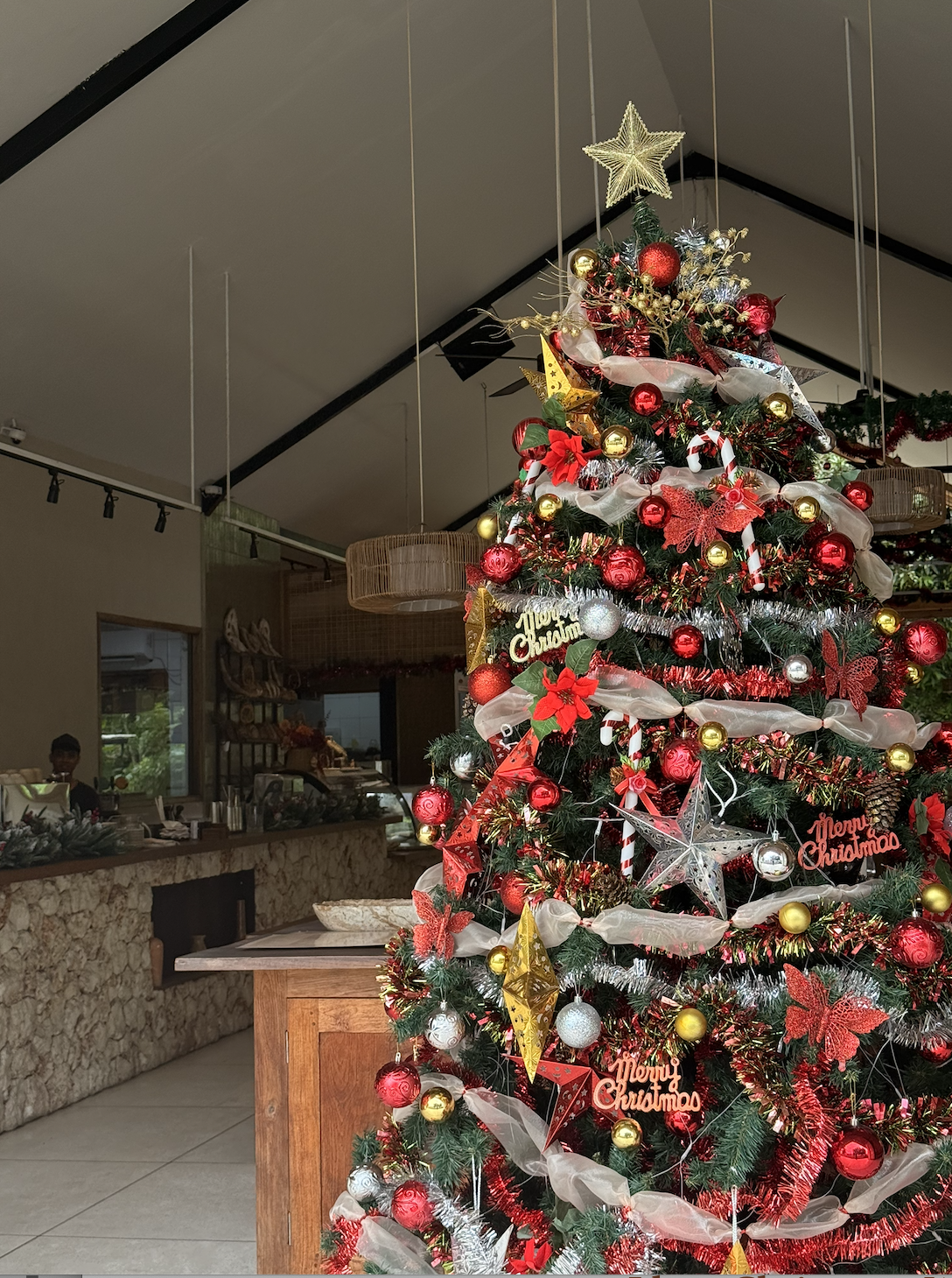 spending christmas in bali at a cafe