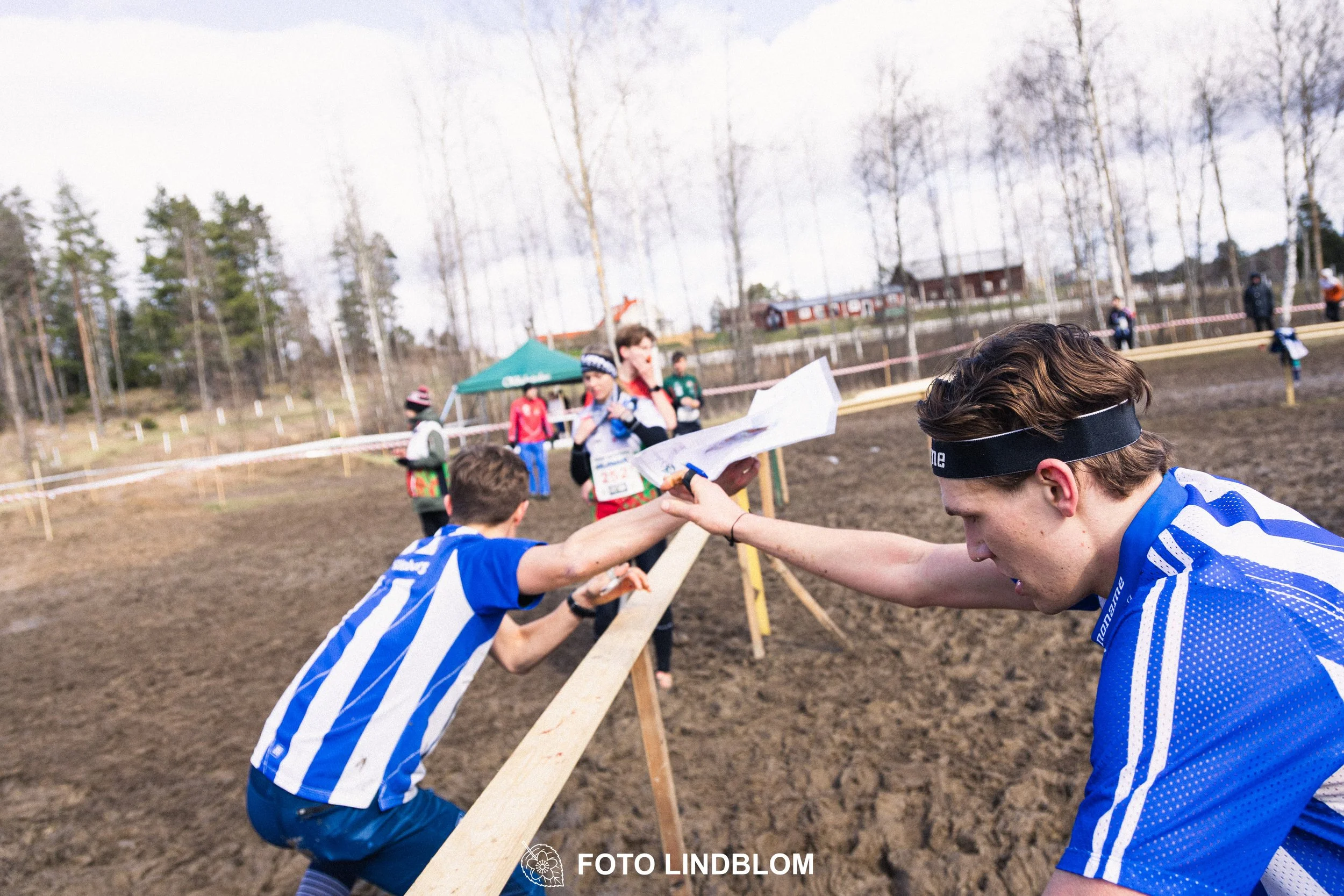 A scene from the Stafettligan relay competition Kolmårdskavlen in spring 2026, captured by Foto Lindblom.