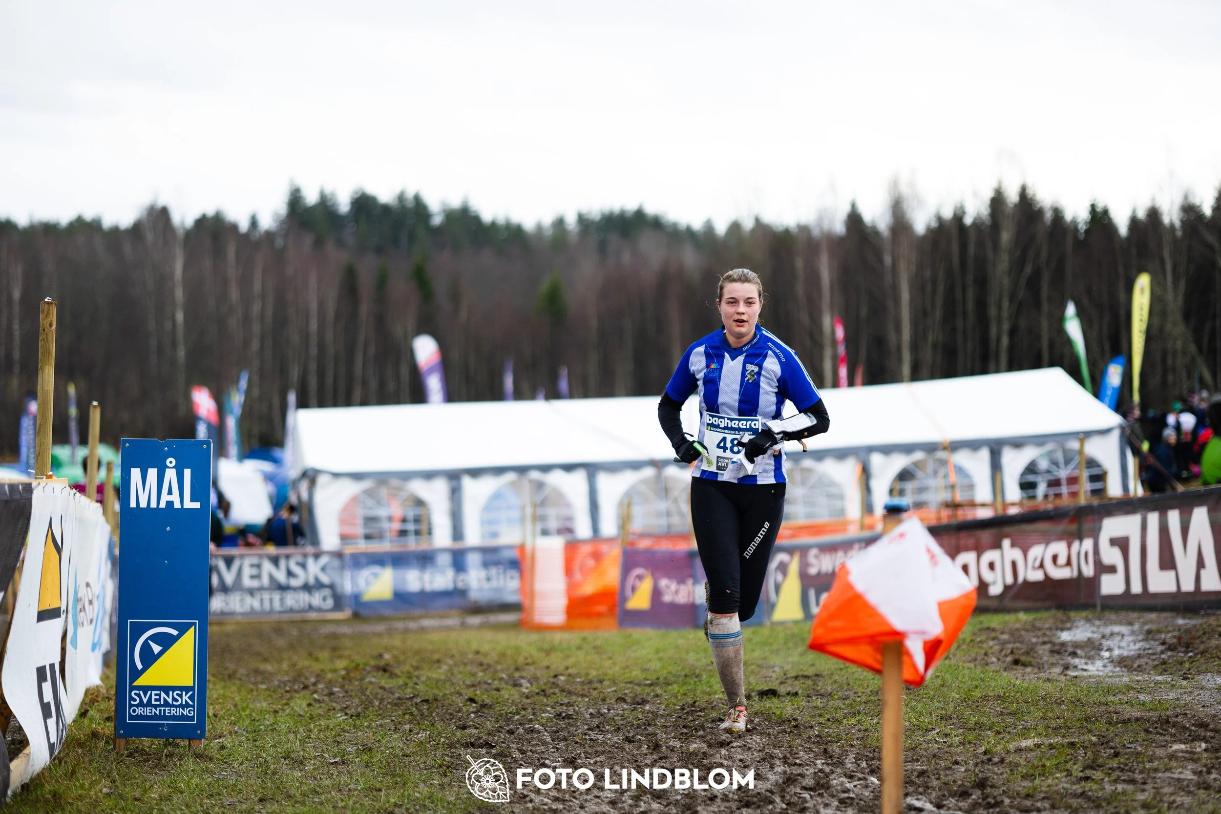 A moment captured during the Swedish League orienteering competition in Kolmården 2026 by Foto Lindblom.