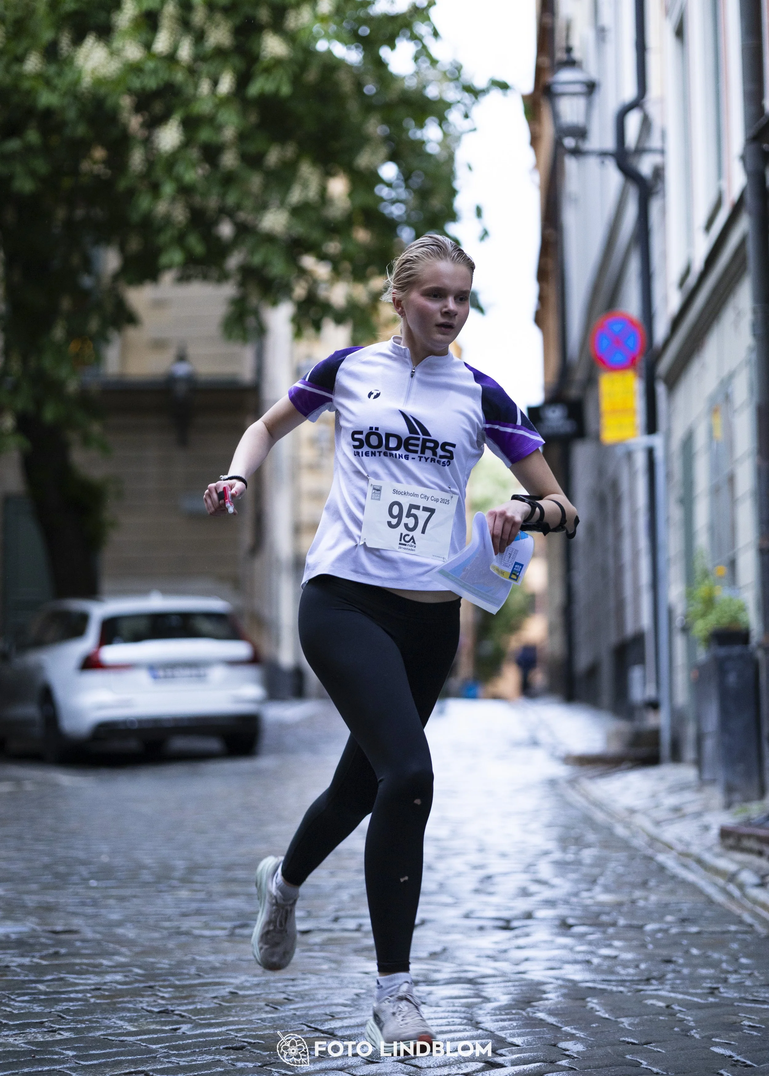 A picture from the first stage of the Stockholm City Cup sprint orienteering competition in "gamla stan" which is the old part of Stockholm