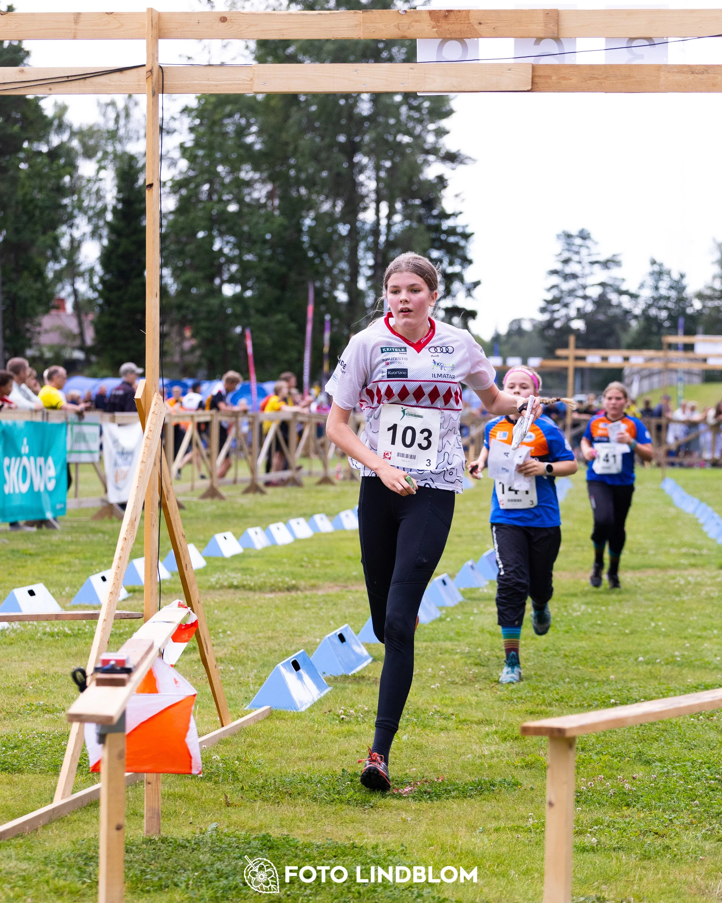A picture from the youth 10 mila orienteering competition taken by Foto Lindblom