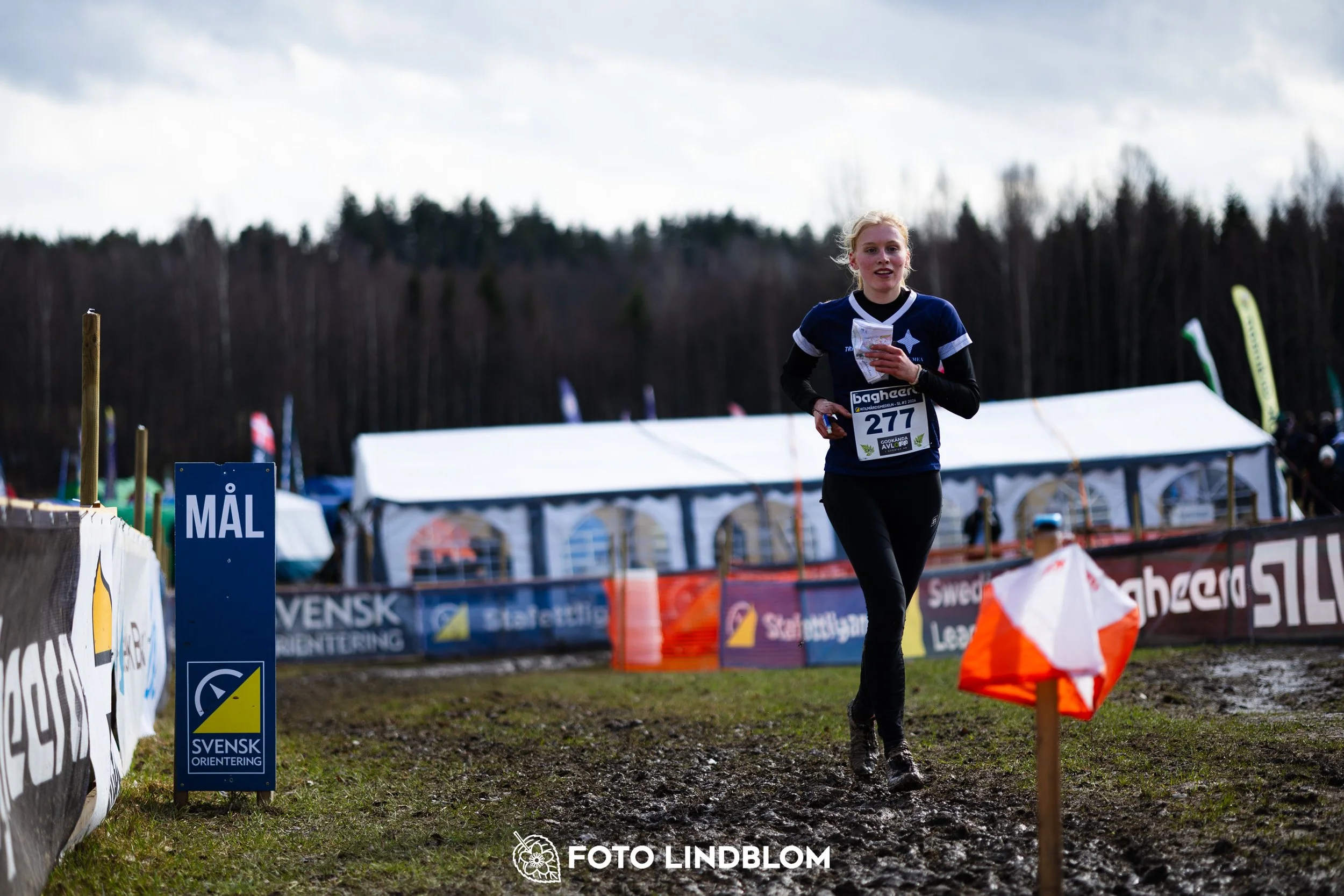 A scene from the Swedish League orienteering competition in Kolmården spring 2026, captured by Foto Lindblom.