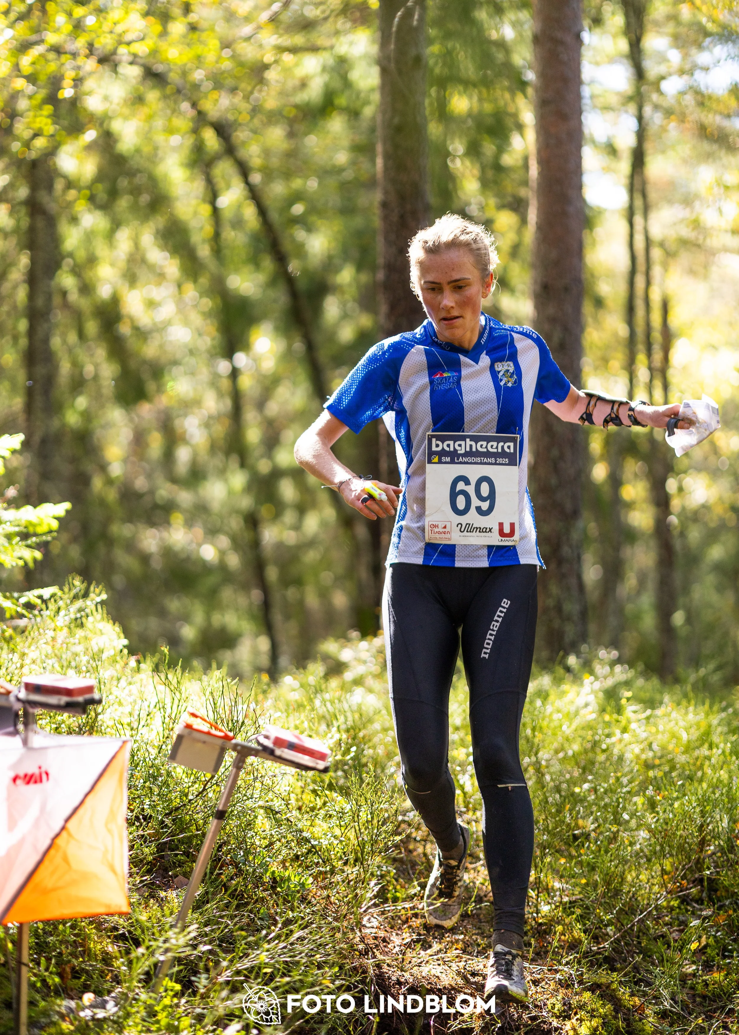 A picture from the Swedish national championship in long distance orienteering and Swedish league race taken by Foto Lindblom