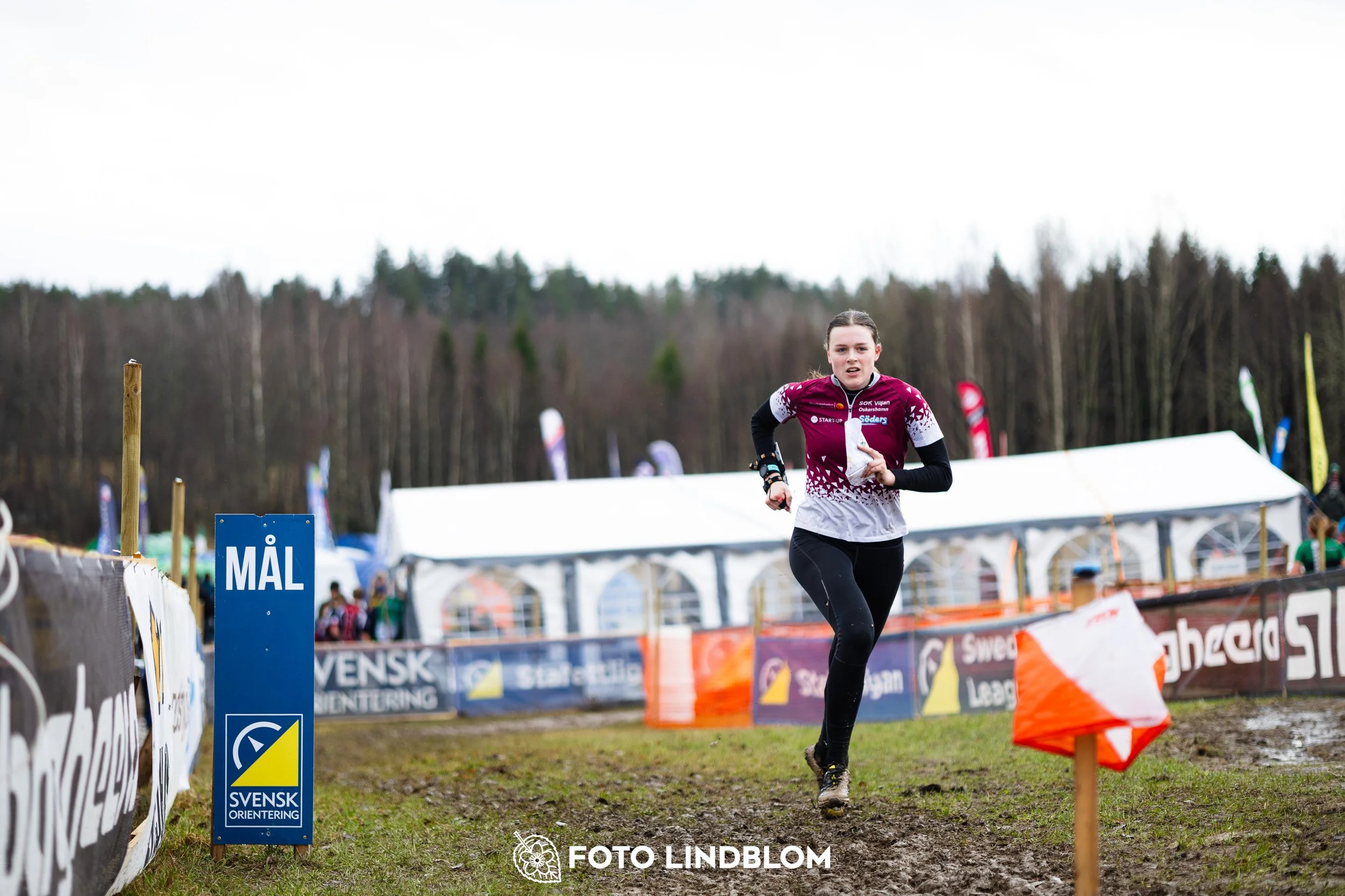 A scene from the Swedish League middle distance event in Kolmården spring 2026, captured by Foto Lindblom.