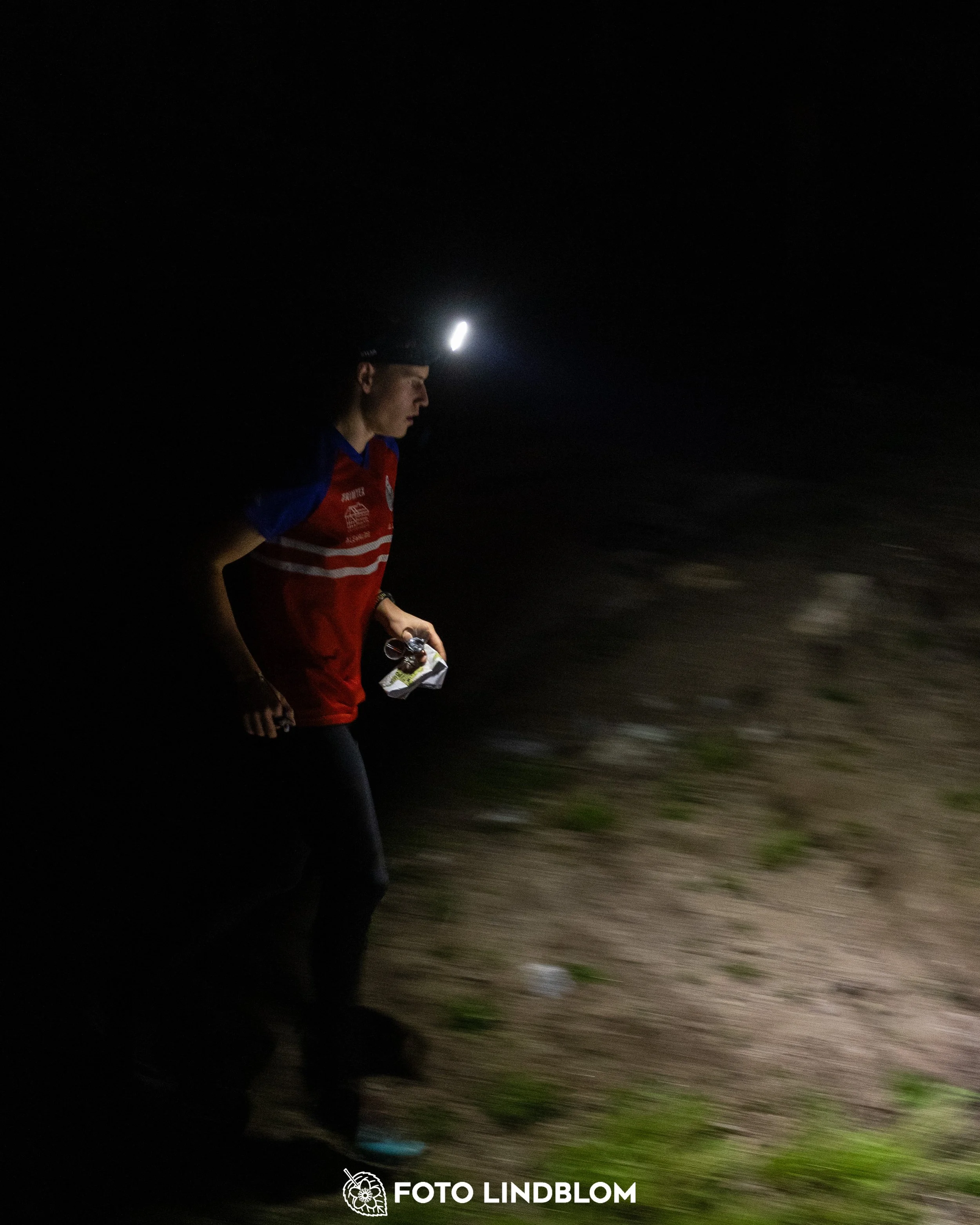 A picture from the Stockholm district championship in night orienteering taken by Foto Lindblom
