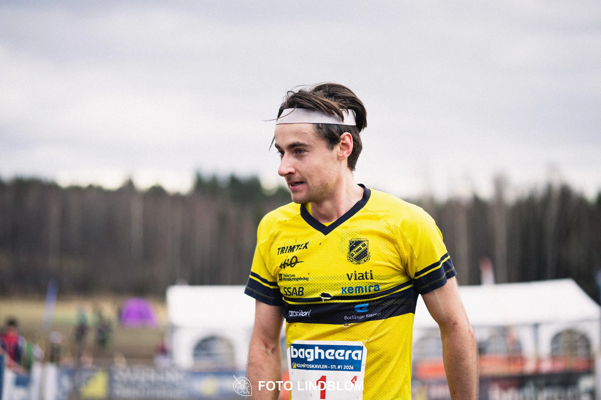 A photo from a relay race in Kolmården during the Swedish orienteering season 2026, showing Henrik Johannesson, captured by Foto Lindblom.