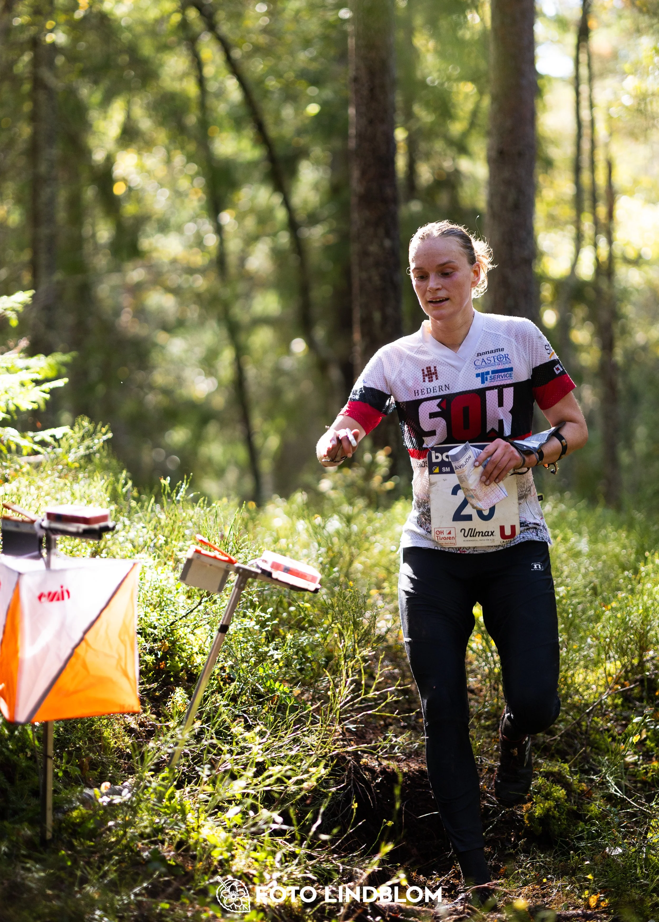 A picture from the Swedish national championship in long distance orienteering and Swedish league race taken by Foto Lindblom