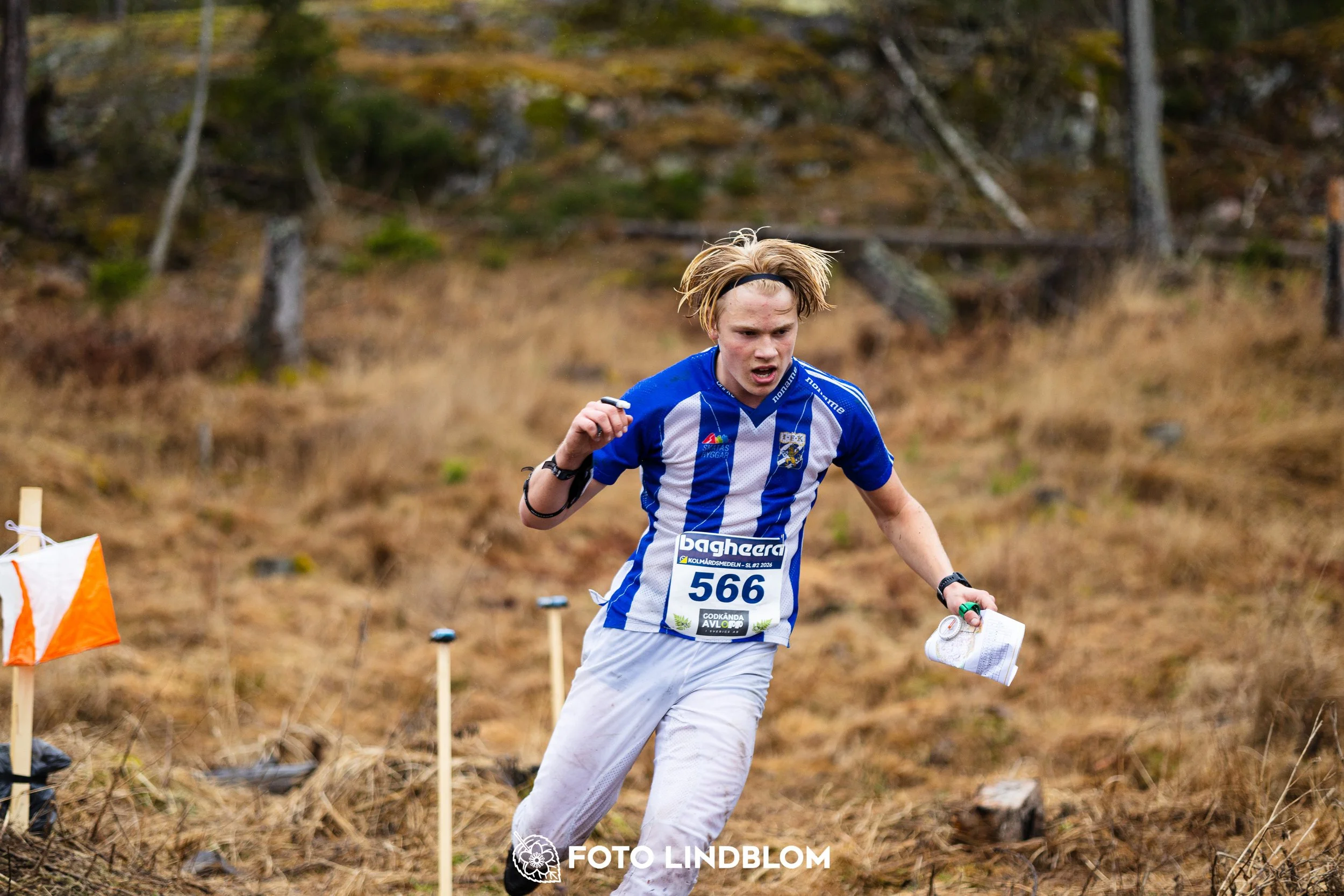 A moment captured during the Swedish League orienteering competition in Kolmården 2026 by Foto Lindblom.
