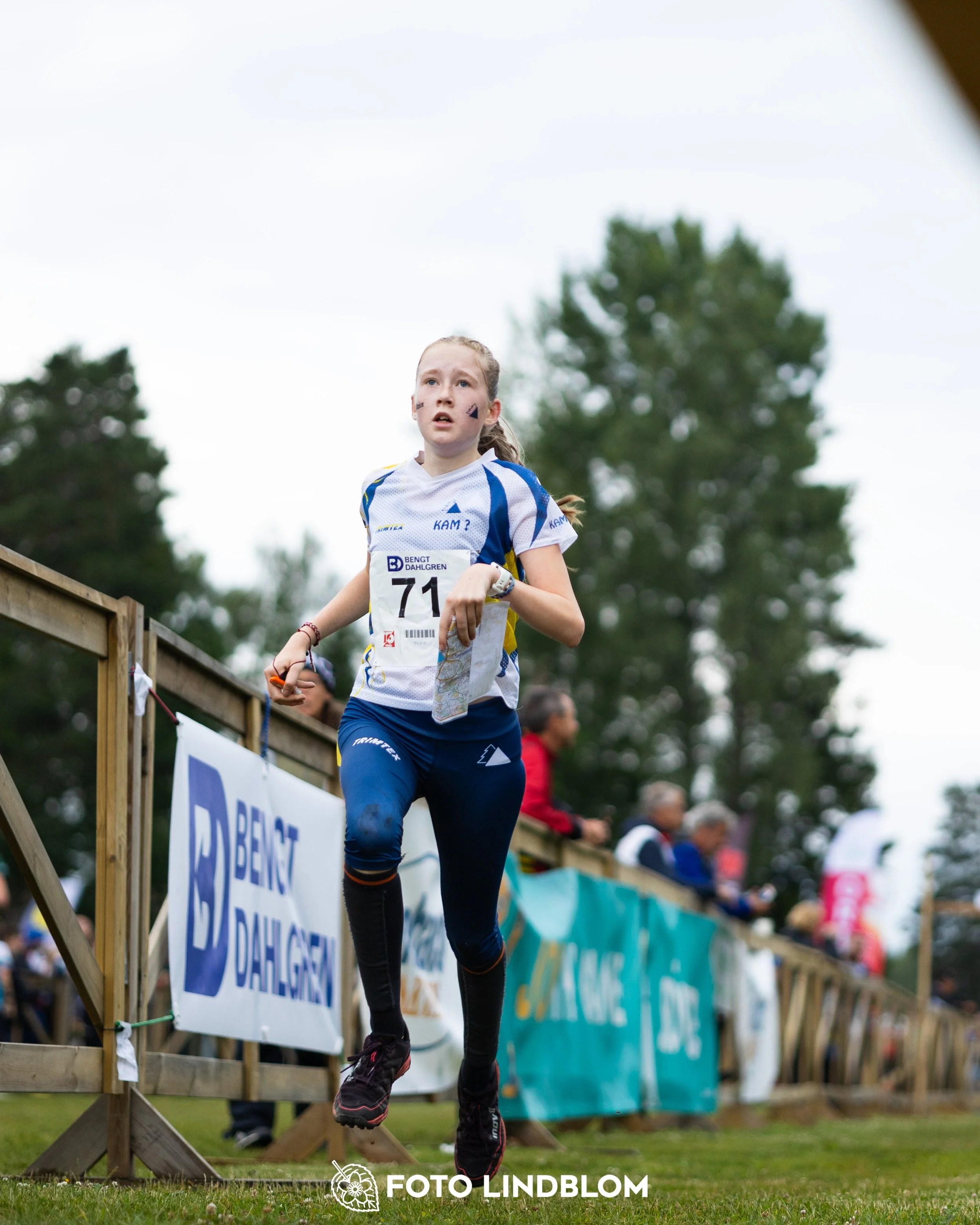 A picture from the youth 10 mila orienteering competition taken by Foto Lindblom
