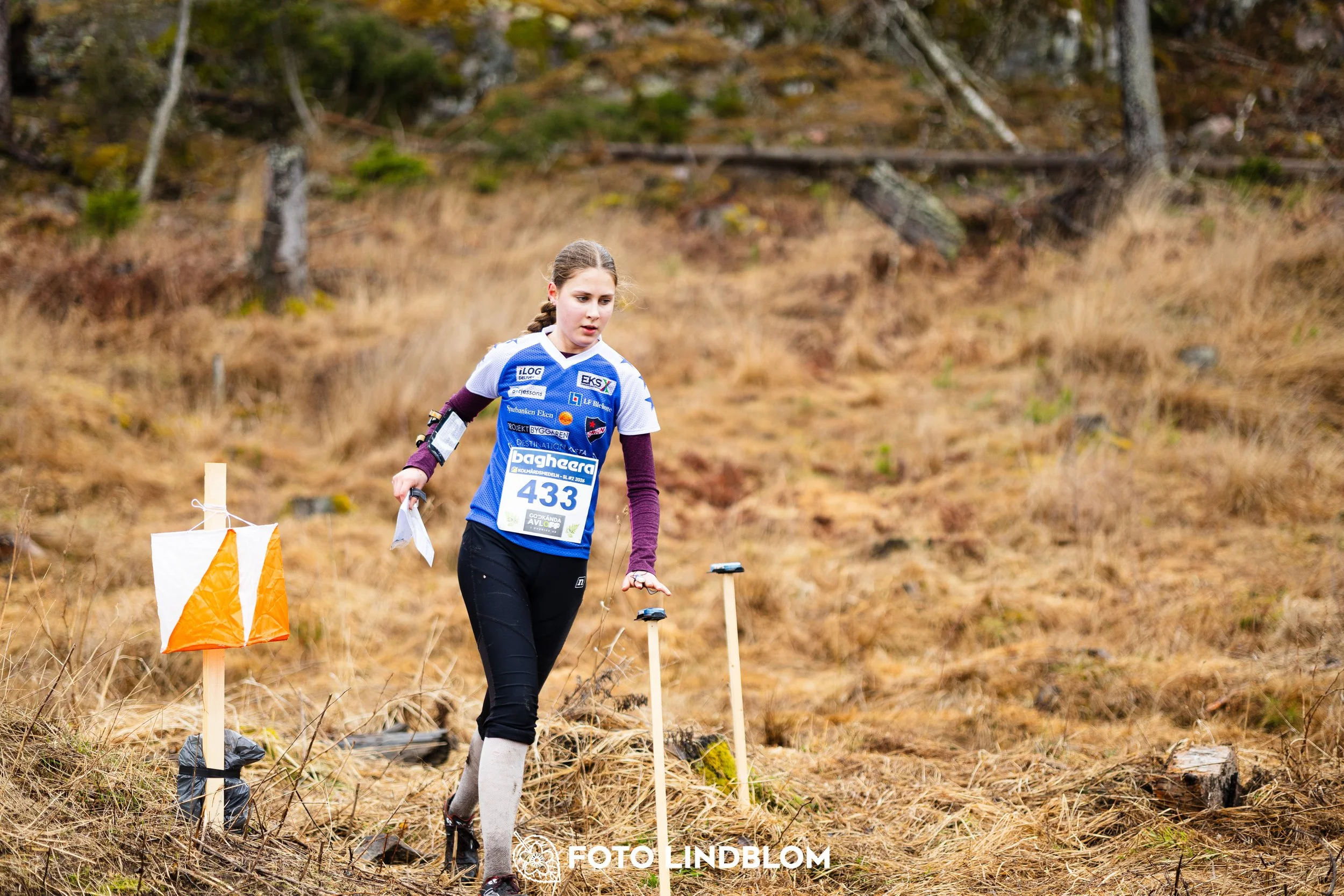 A moment from the 2026 Swedish League middle distance orienteering event in Kolmården, captured by Foto Lindblom.