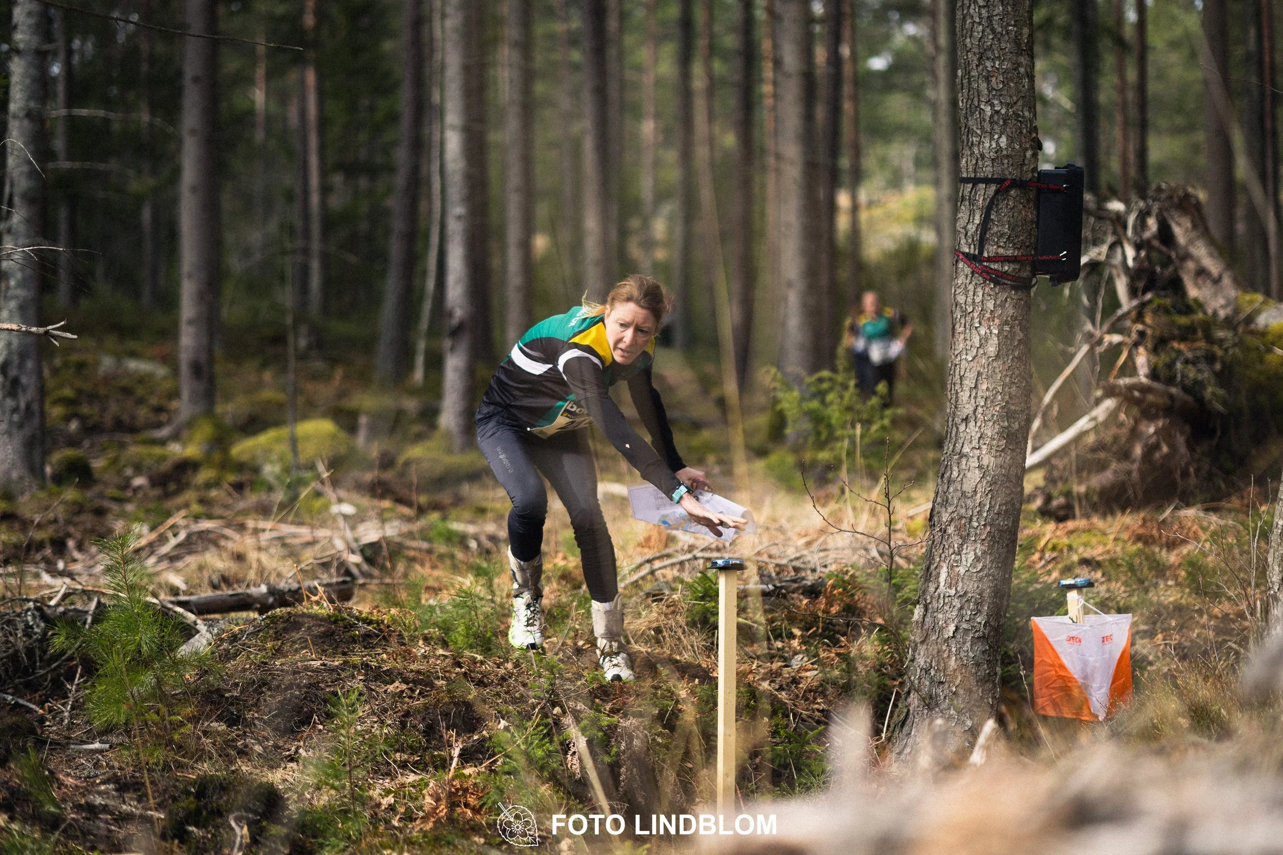 A moment from Kolmårdskavlen, part of the Swedish relay league 2026, captured by Foto Lindblom.