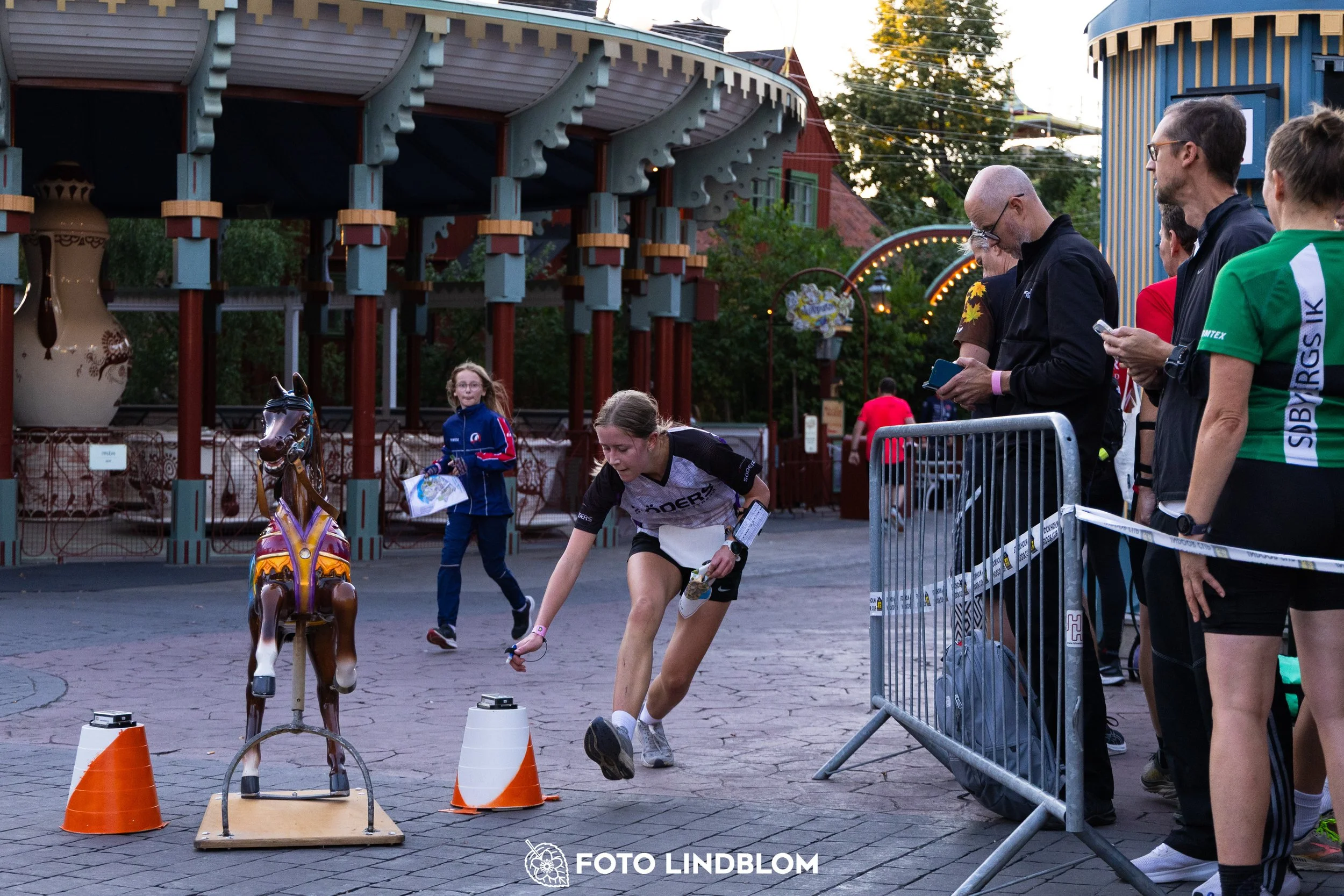 A picture from the orienteering event called Gröna Lund Sprinten taken by Foto Lindblom