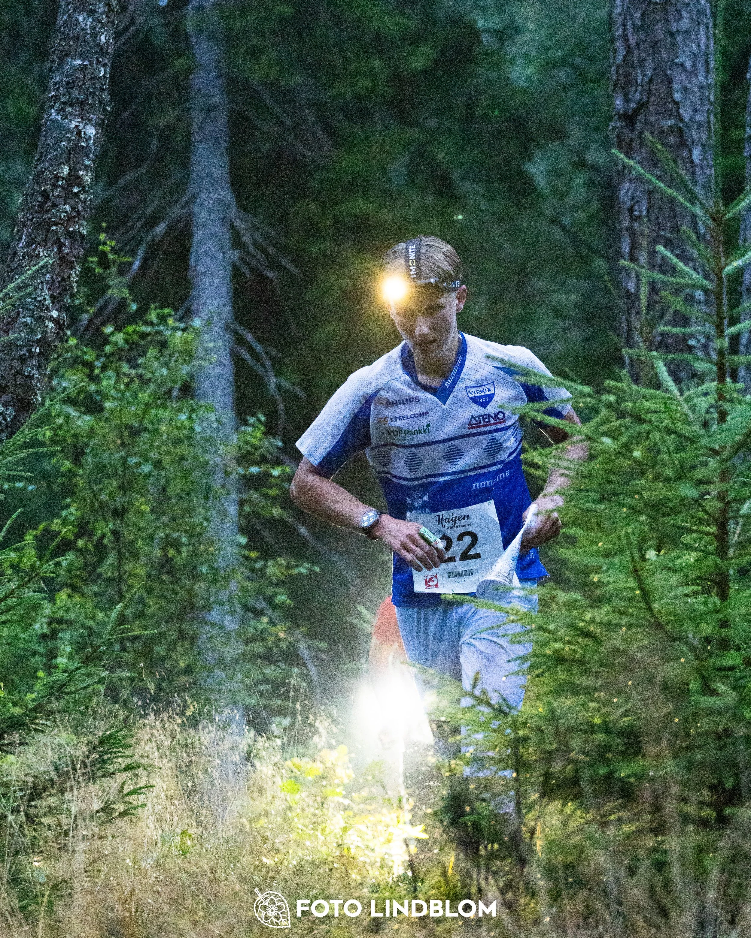 A picture from the youth 10 mila orienteering competition taken by Foto Lindblom