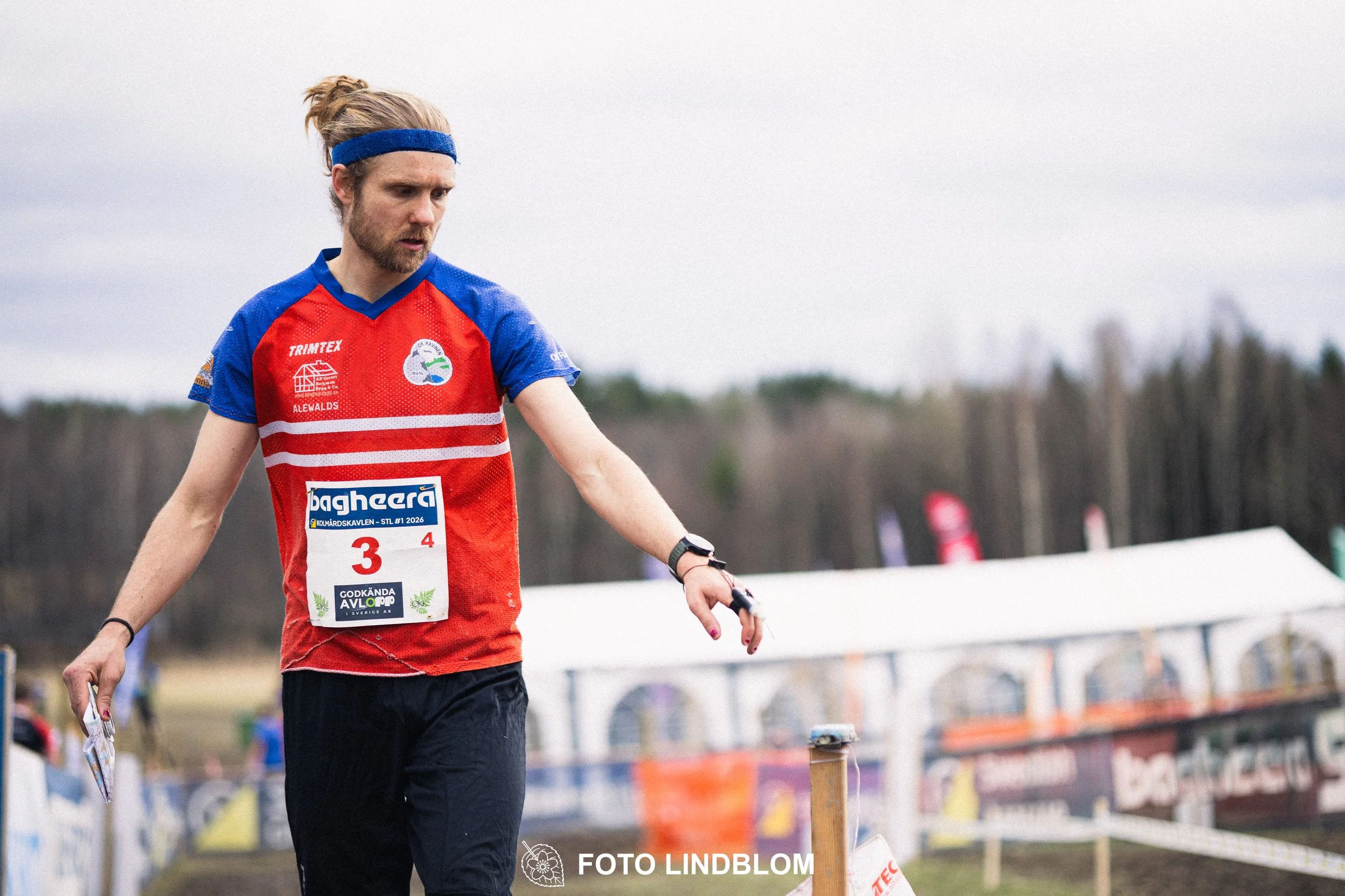 A scene from the Stafettligan relay competition Kolmårdskavlen in spring 2026, showing Gustav Bergman, captured by Foto Lindblom.