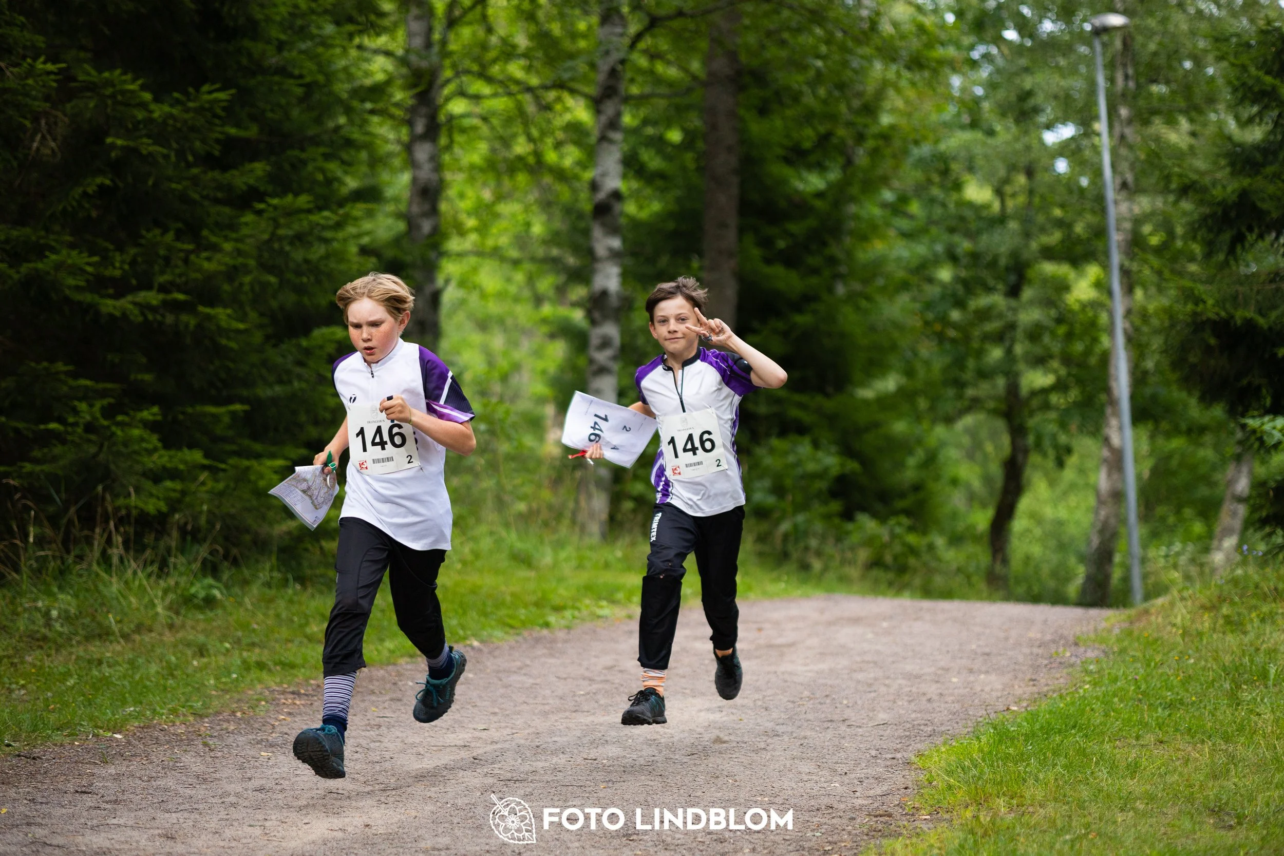 A picture from the youth 10 mila orienteering competition taken by Foto Lindblom