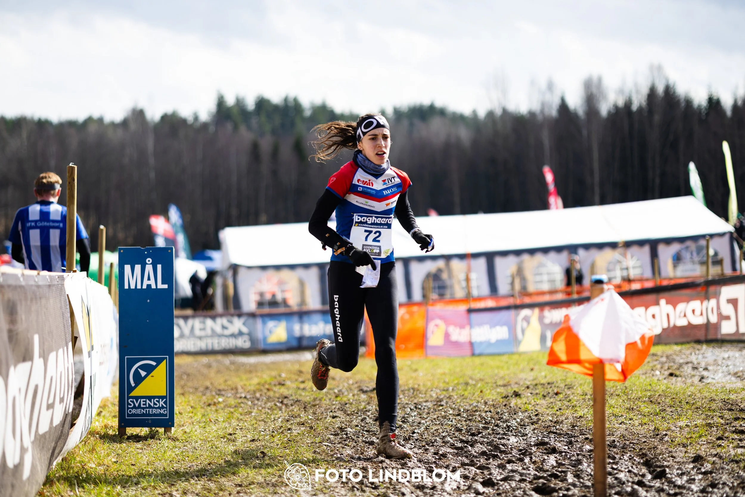 A photo from a Swedish orienteering league race in Kolmården during spring 2026, captured by Foto Lindblom.