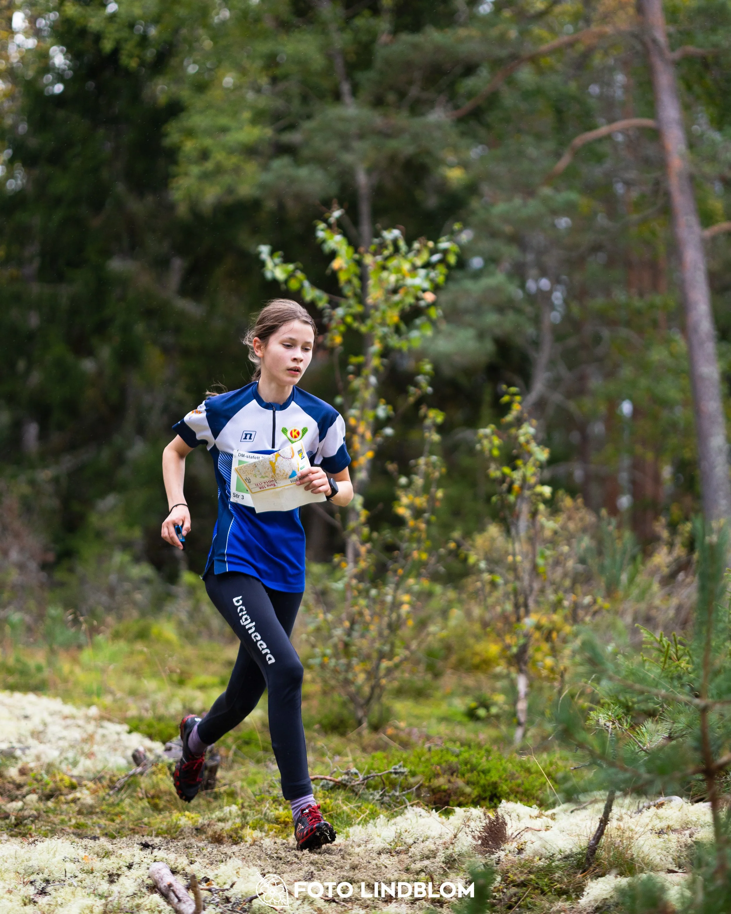A picture from the Stockholm district championship in relay orienteering taken by Foto Lindblom