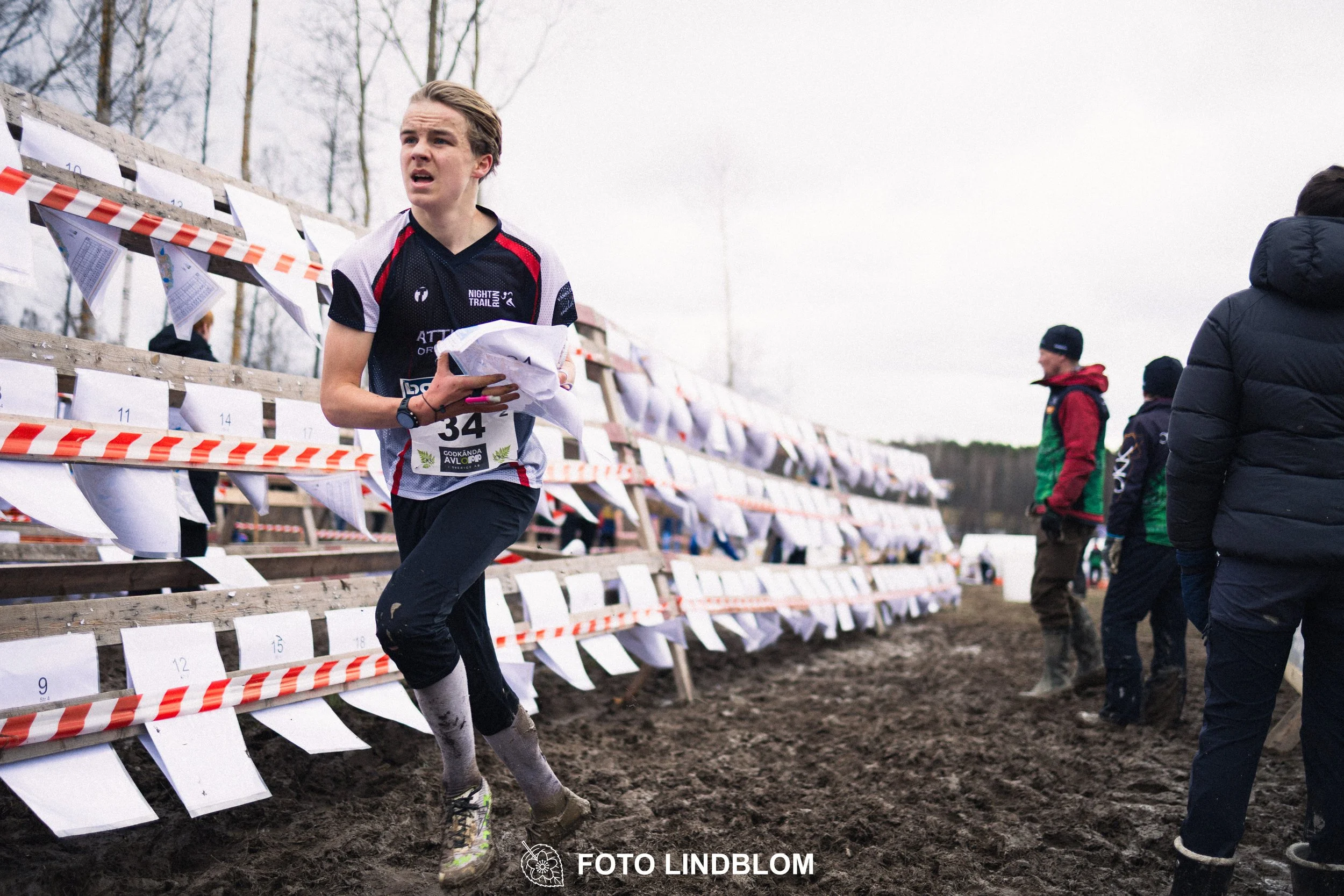 A photo from an orienteering relay race in Kolmården during spring 2026, captured by Foto Lindblom.