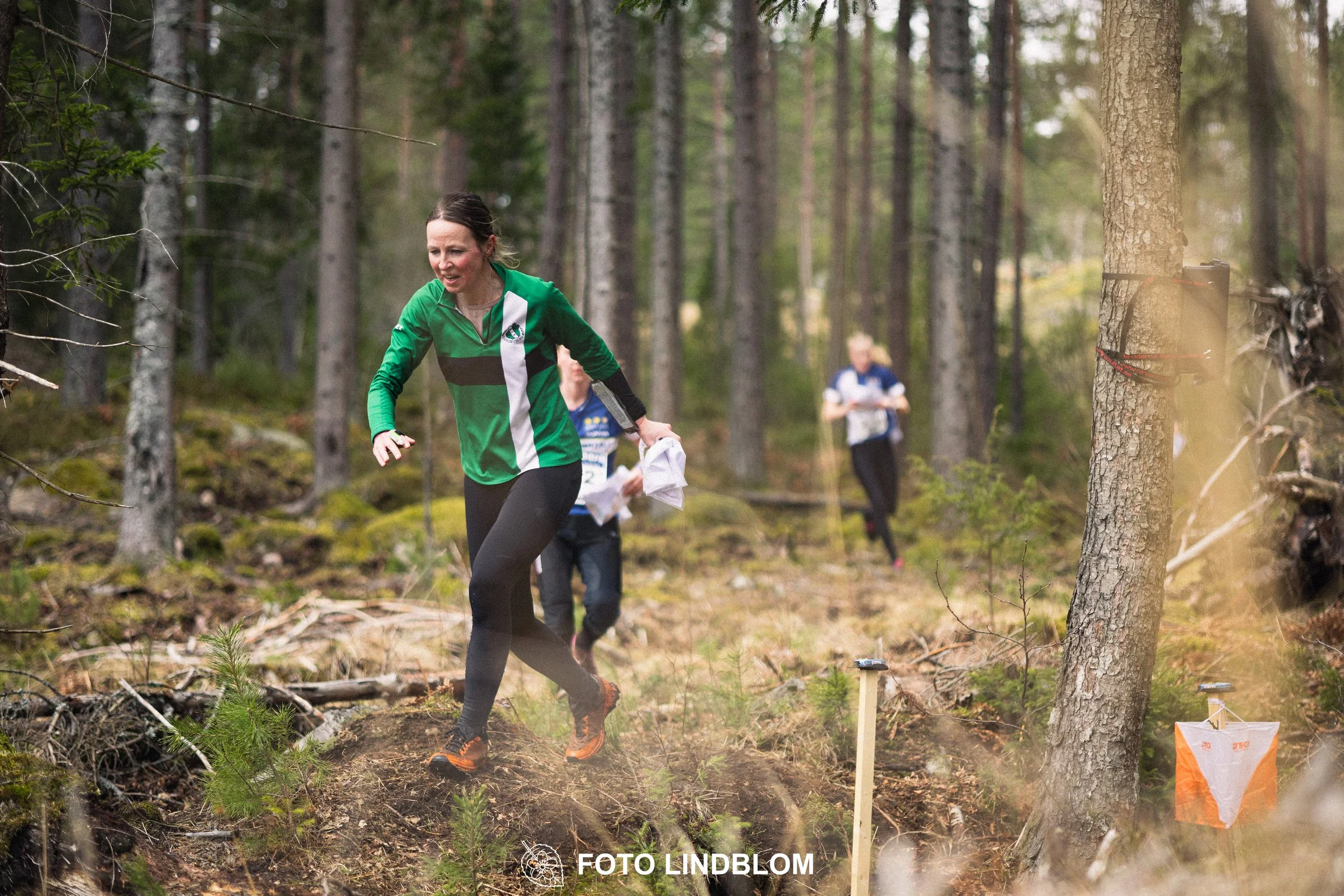 A photo from an orienteering relay race in Kolmården during spring 2026, captured by Foto Lindblom.