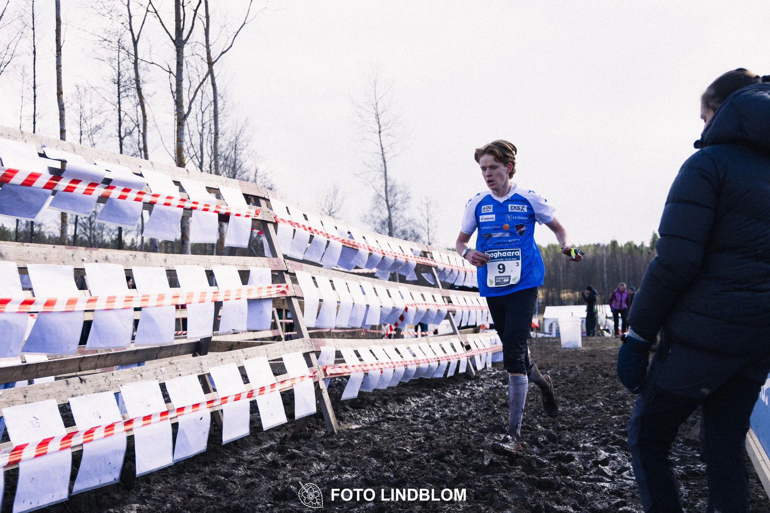 A photo from an orienteering relay race in Kolmården during spring 2026, captured by Foto Lindblom.