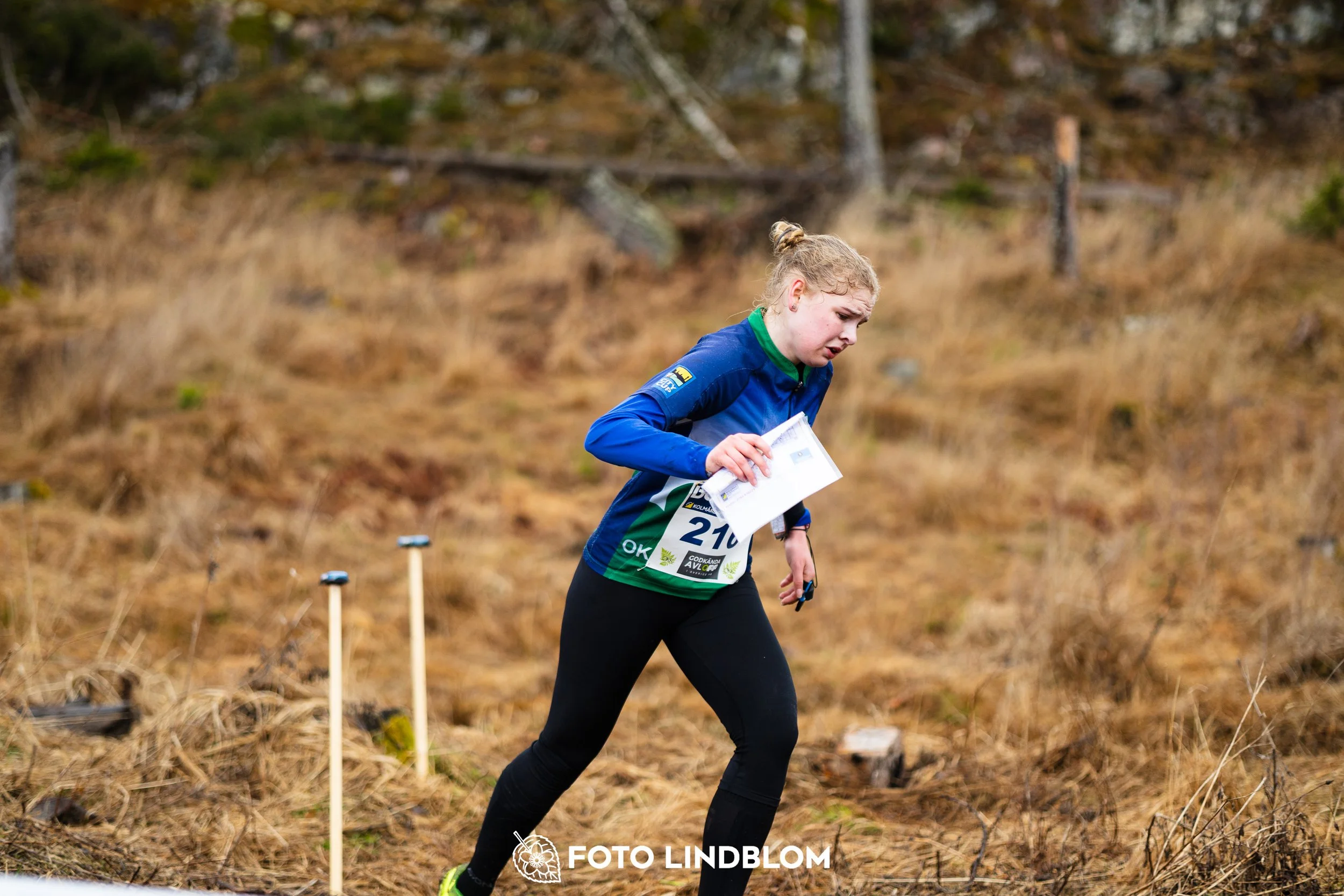 A moment captured during the Swedish League orienteering competition in Kolmården 2026 by Foto Lindblom.