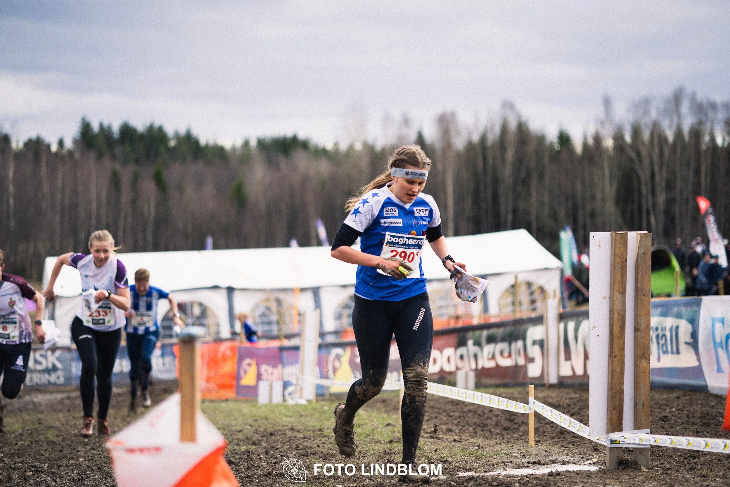 A moment captured during Kolmårdskavlen in the Swedish Stafettligan 2026 by Foto Lindblom.