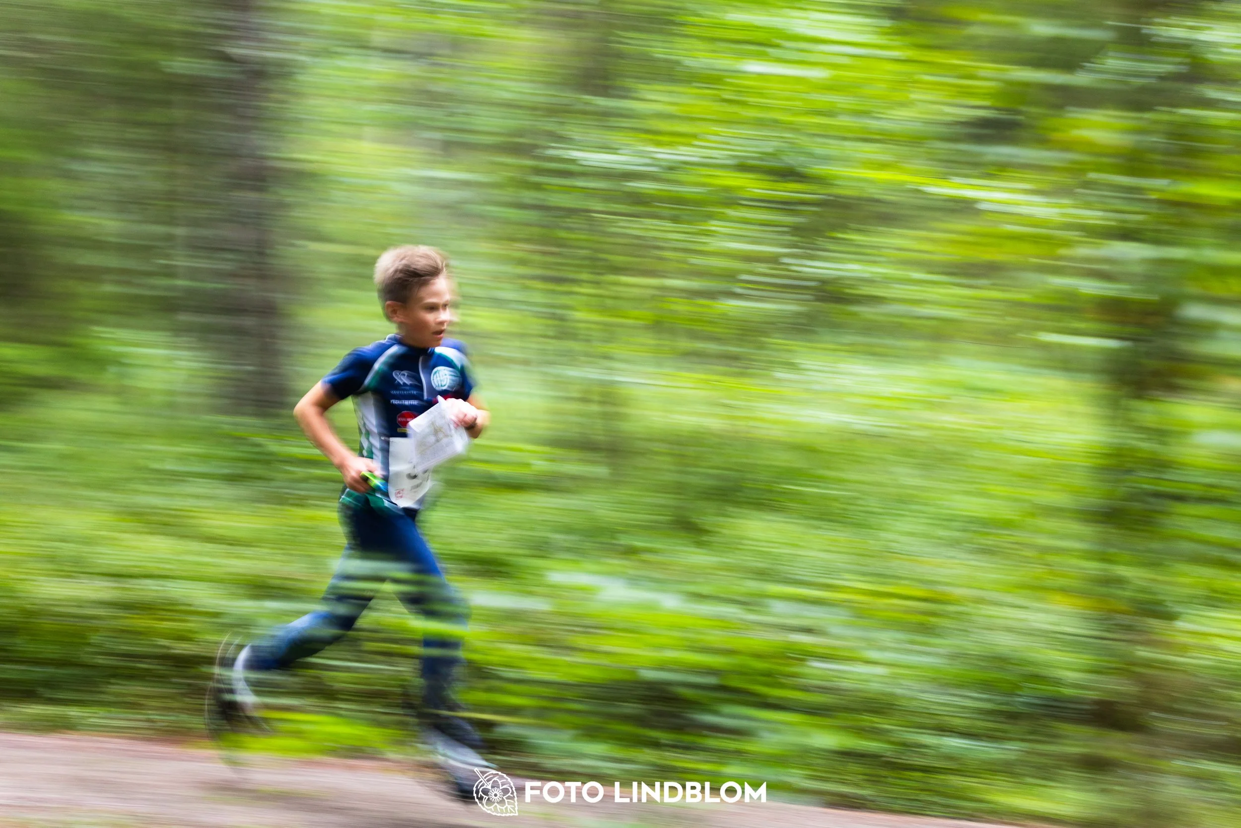 A picture from the youth 10 mila orienteering competition taken by Foto Lindblom